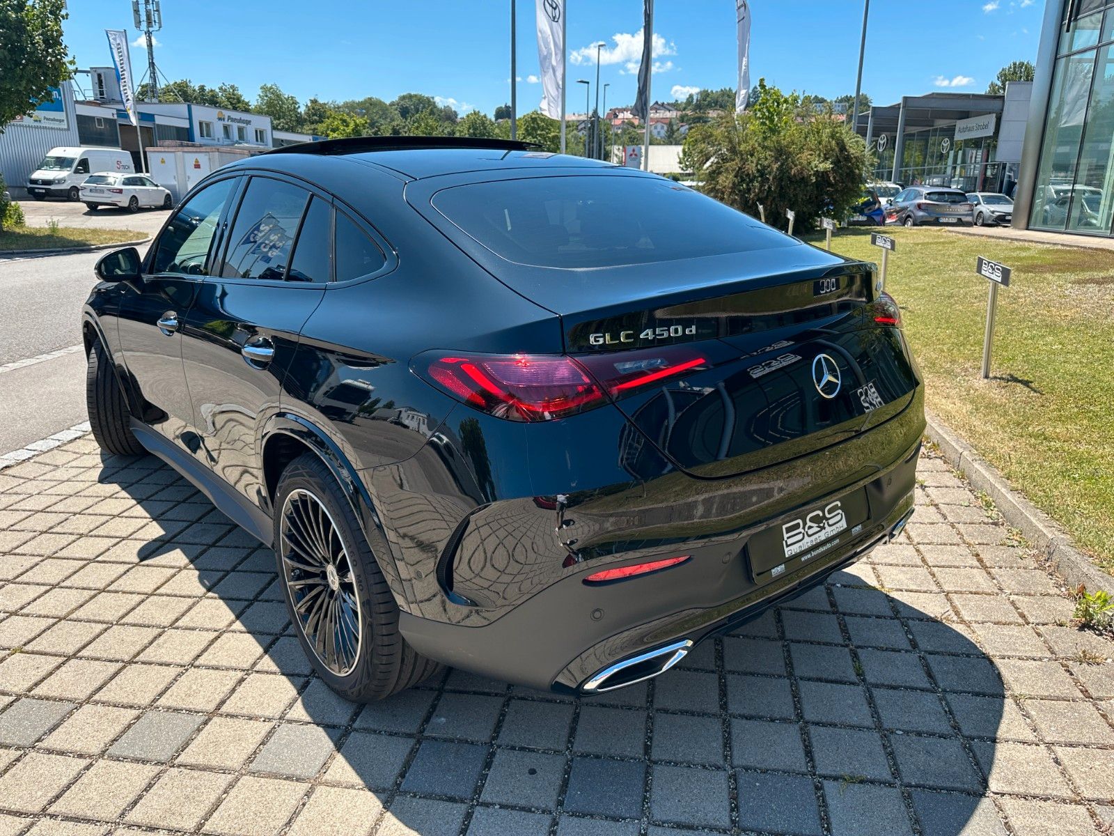 Fahrzeugabbildung Mercedes-Benz GLC 450 Coupe 4Matic AMG DISTR,PANO,BURM,Usw