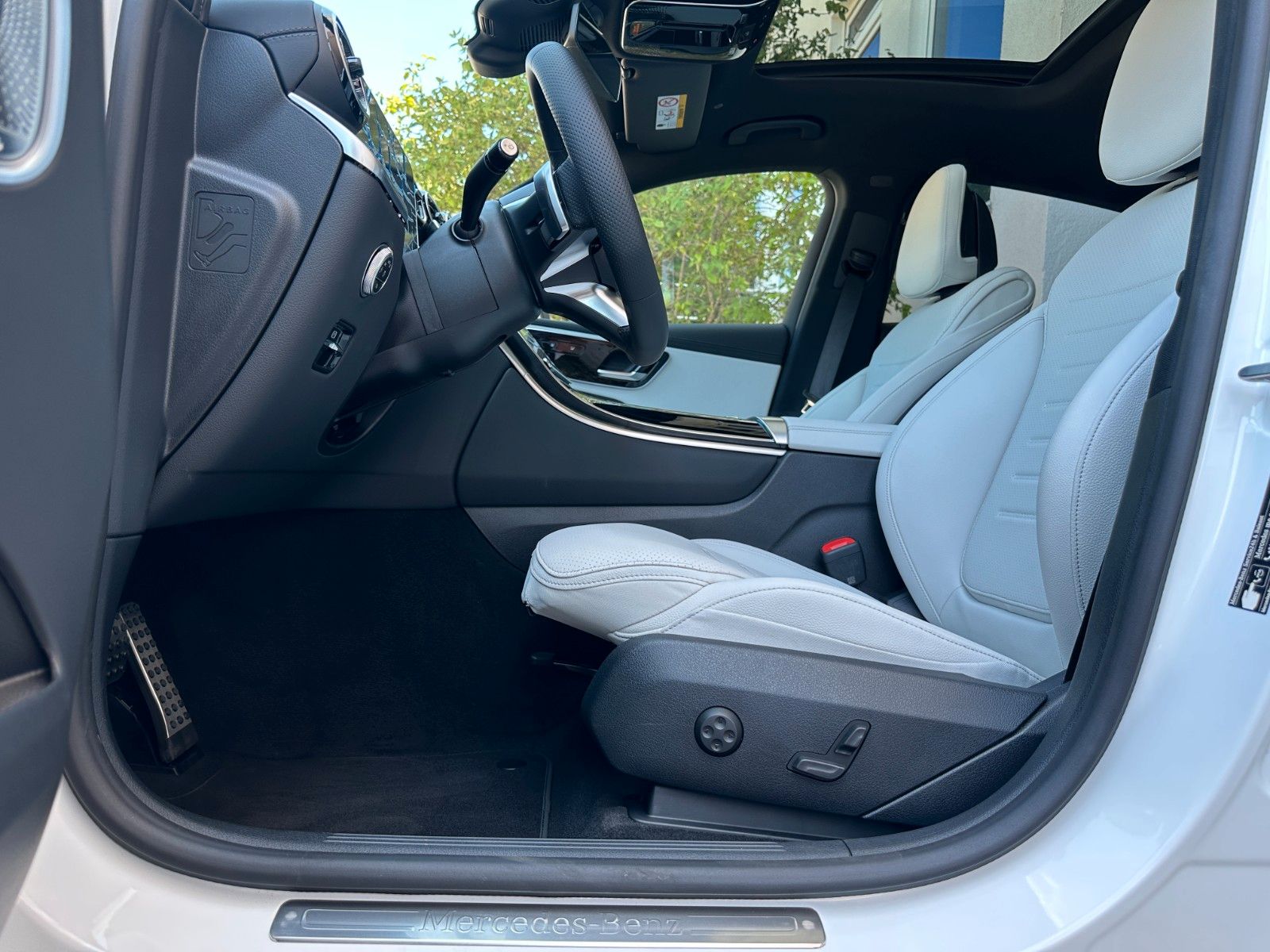 Fahrzeugabbildung Mercedes-Benz GLC 450D Coupe 4Matic AMG DISTR,PANO,BURM,Usw