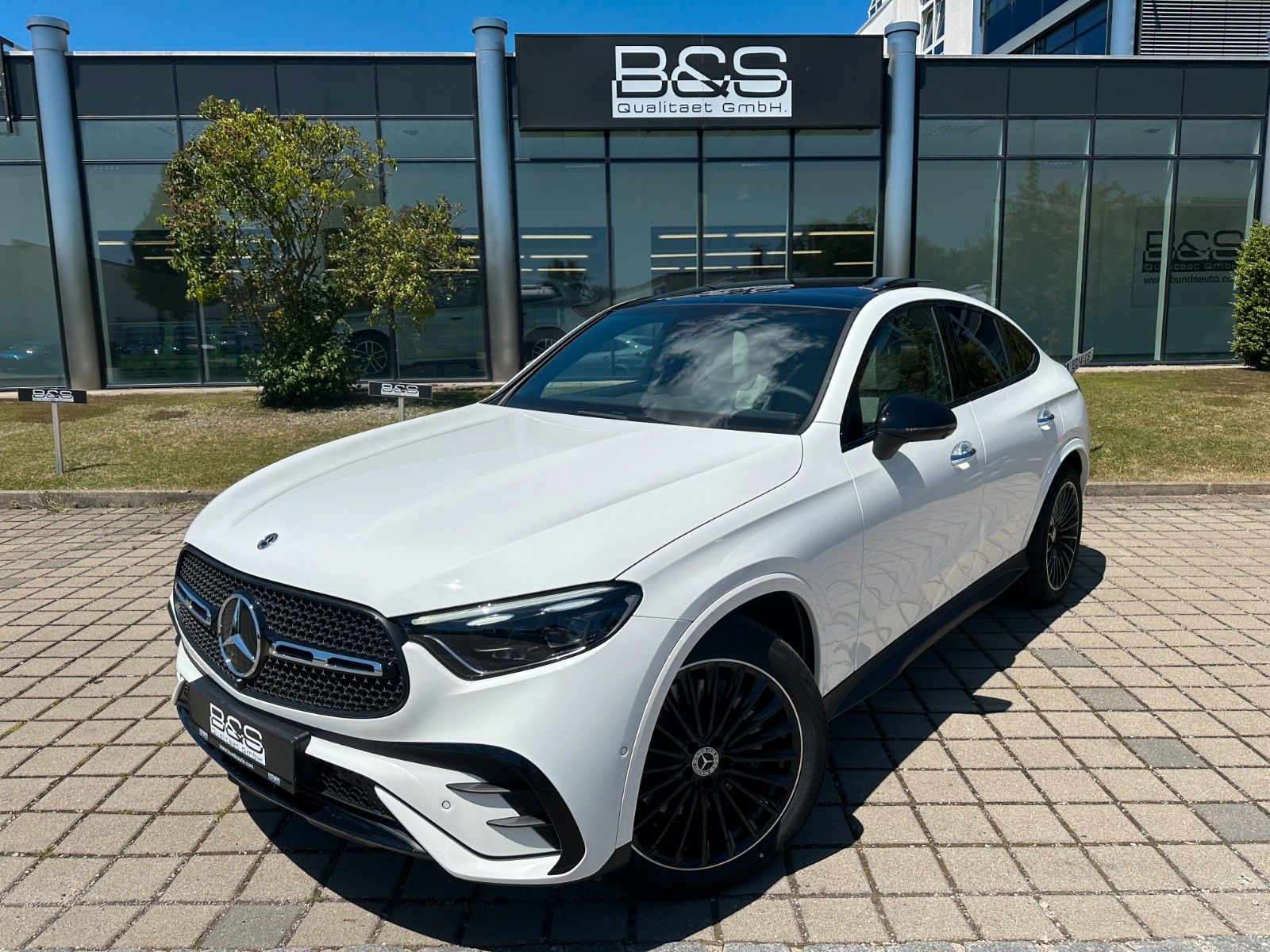 Fahrzeugabbildung Mercedes-Benz GLC 450D Coupe 4Matic AMG DISTR,PANO,BURM,Usw