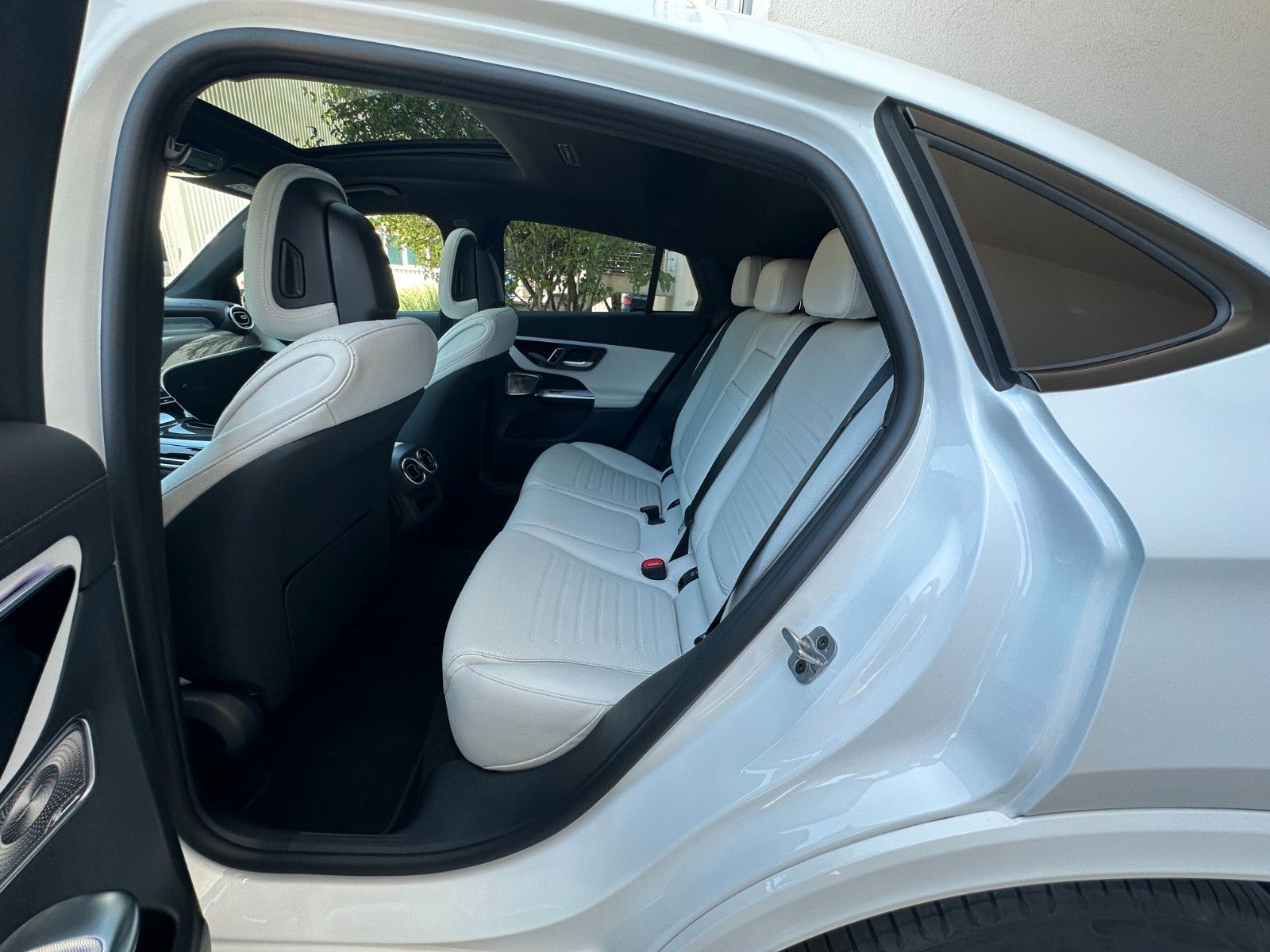 Fahrzeugabbildung Mercedes-Benz GLC 450D Coupe 4Matic AMG DISTR,PANO,BURM,Usw
