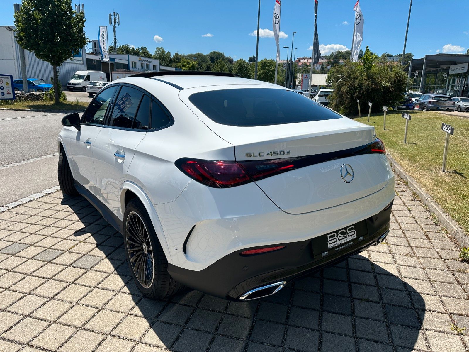 Fahrzeugabbildung Mercedes-Benz GLC 450D Coupe 4Matic AMG DISTR,PANO,BURM,Usw