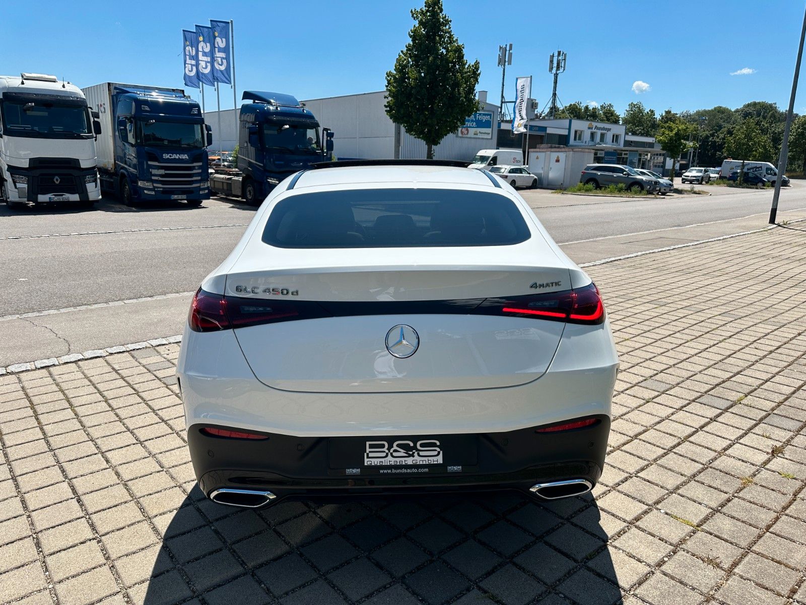 Fahrzeugabbildung Mercedes-Benz GLC 450D Coupe 4Matic AMG DISTR,PANO,BURM,Usw