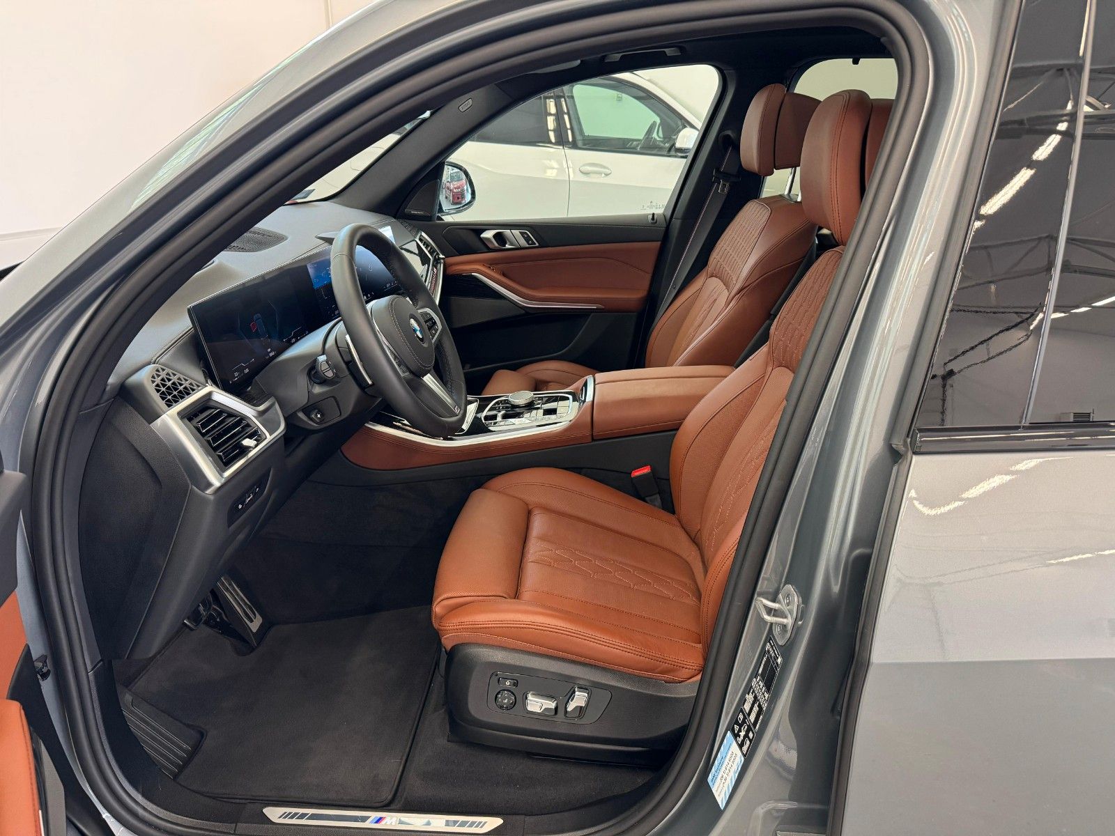 Fahrzeugabbildung BMW X5 40d xDrive MSport ACC,HUD,PANO,HARMAN,SOFTCL.