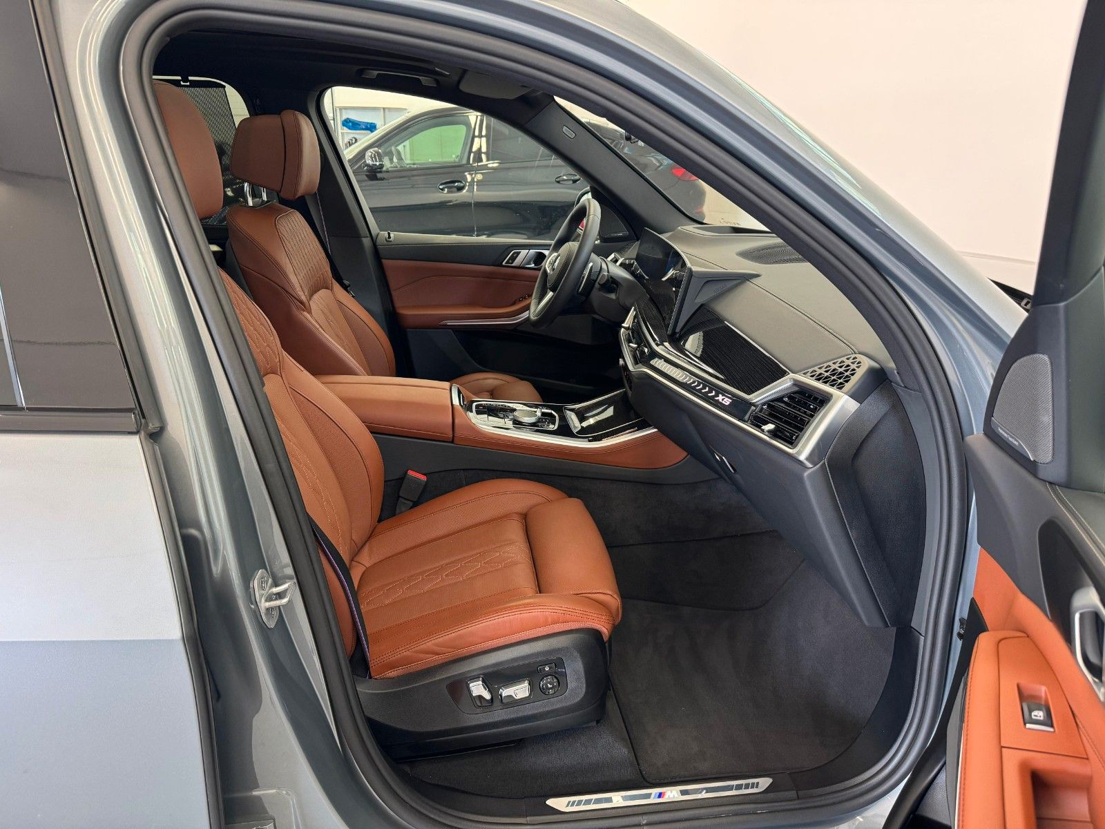 Fahrzeugabbildung BMW X5 40d xDrive MSport ACC,HUD,PANO,HARMAN,SOFTCL.