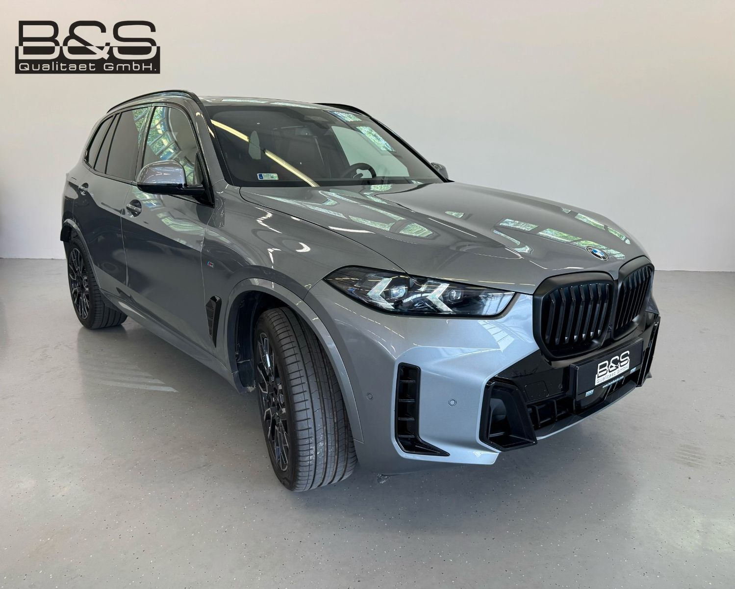 Fahrzeugabbildung BMW X5 40d xDrive MSport ACC,HUD,PANO,HARMAN,SOFTCL.