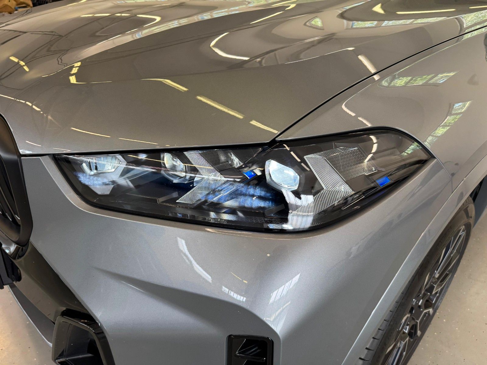Fahrzeugabbildung BMW X5 40d xDrive MSport ACC,HUD,PANO,HARMAN,SOFTCL.