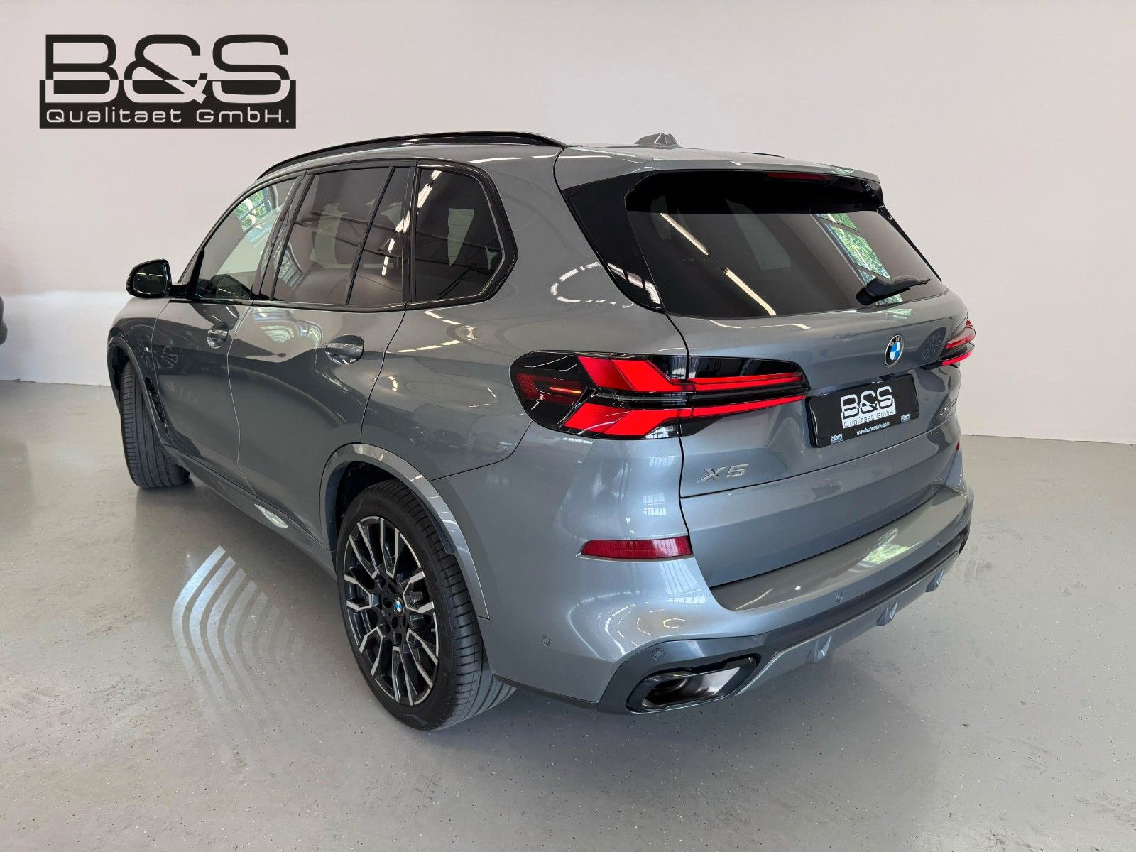 Fahrzeugabbildung BMW X5 40d xDrive MSport ACC,HUD,PANO,HARMAN,SOFTCL.