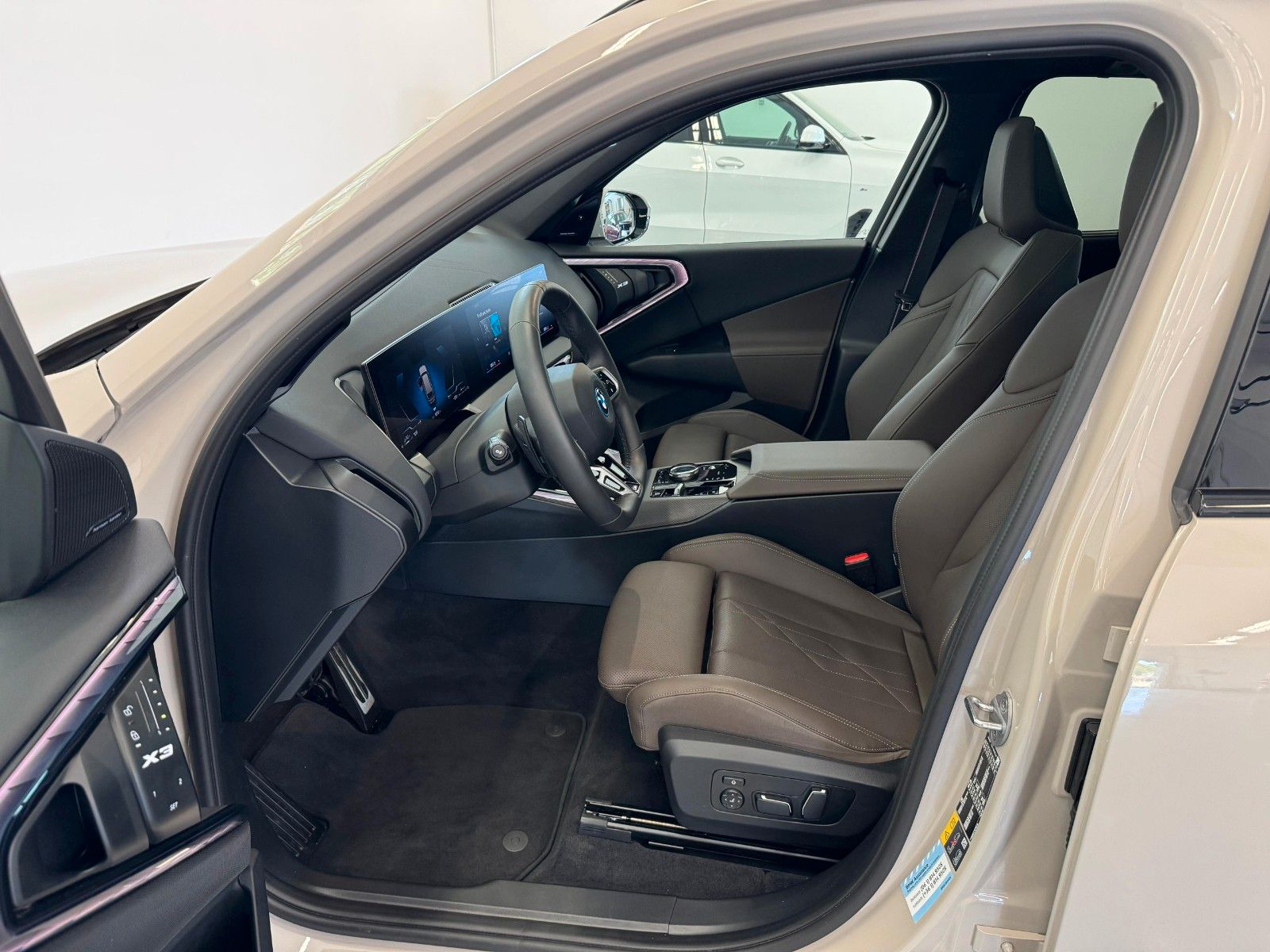 Fahrzeugabbildung BMW X3 30e xDrive MSport ACC,HUD,PANO,HARMAN,Usw