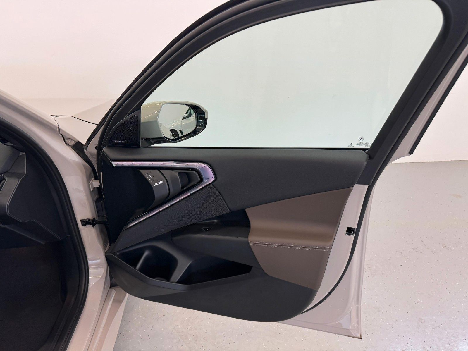 Fahrzeugabbildung BMW X3 30e xDrive MSport ACC,HUD,PANO,HARMAN,Usw