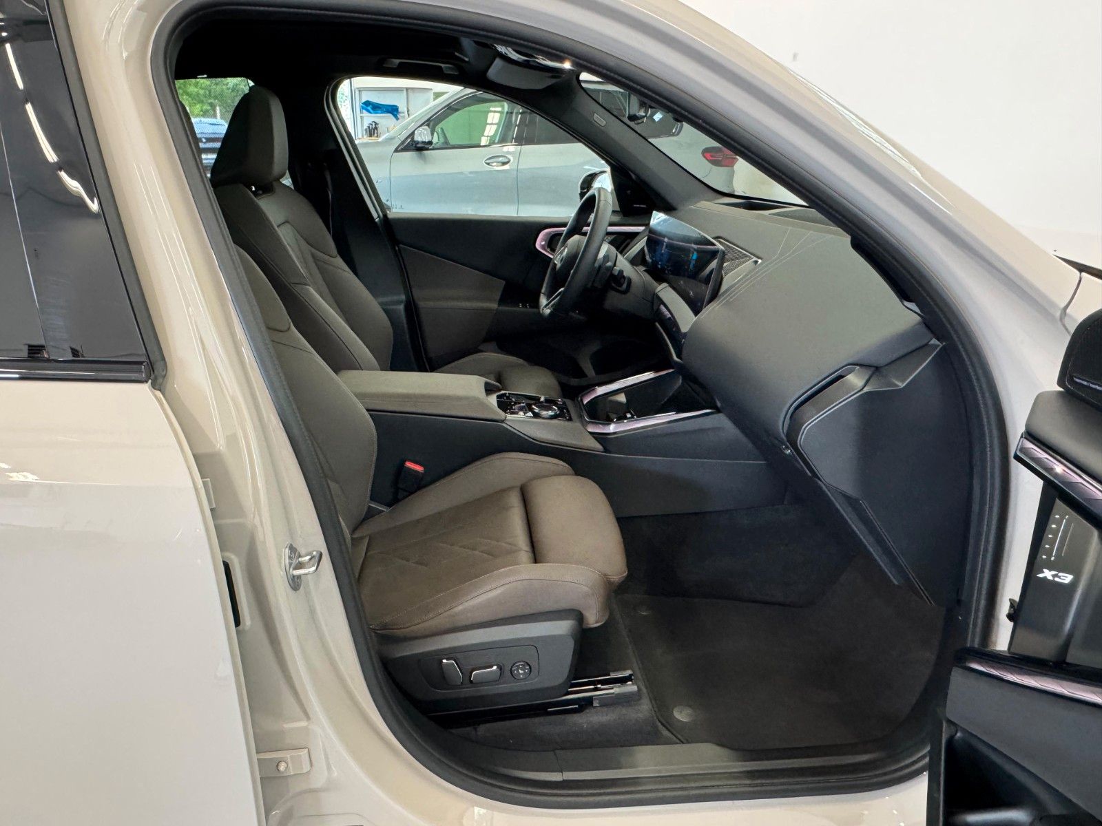 Fahrzeugabbildung BMW X3 30e xDrive MSport ACC,HUD,PANO,HARMAN,Usw