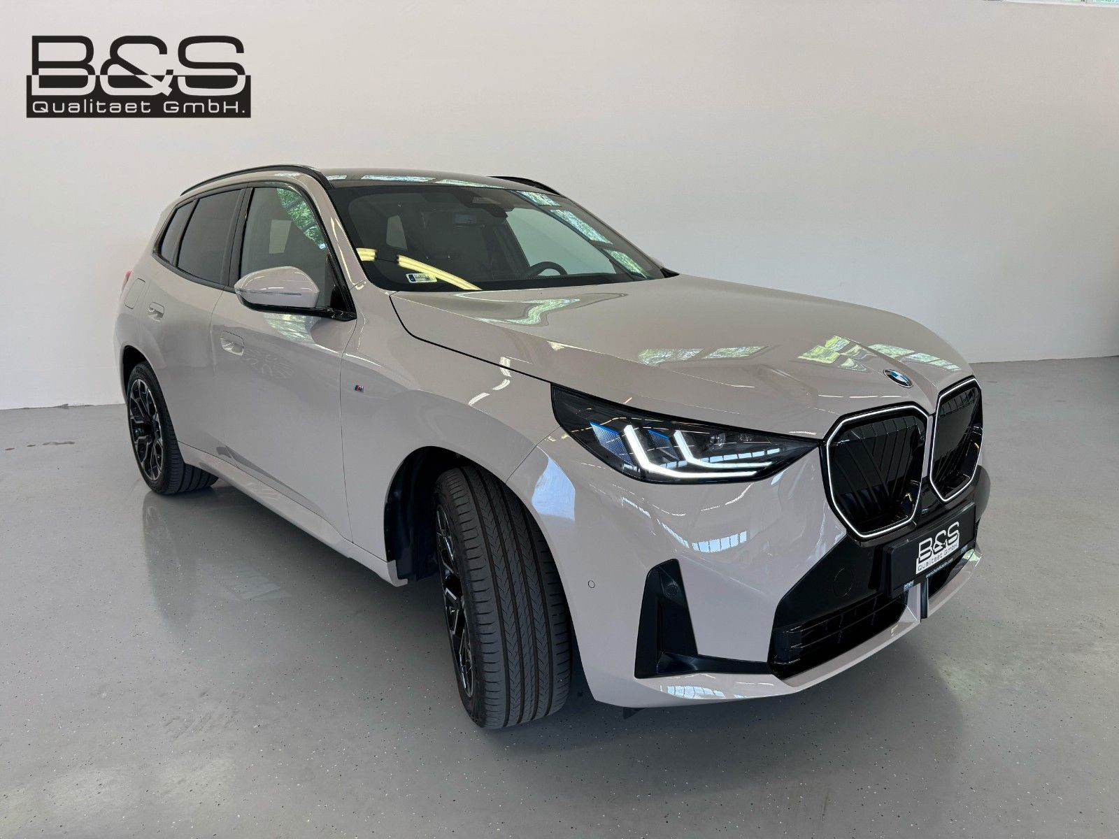 Fahrzeugabbildung BMW X3 30e xDrive MSport ACC,HUD,PANO,HARMAN,Usw