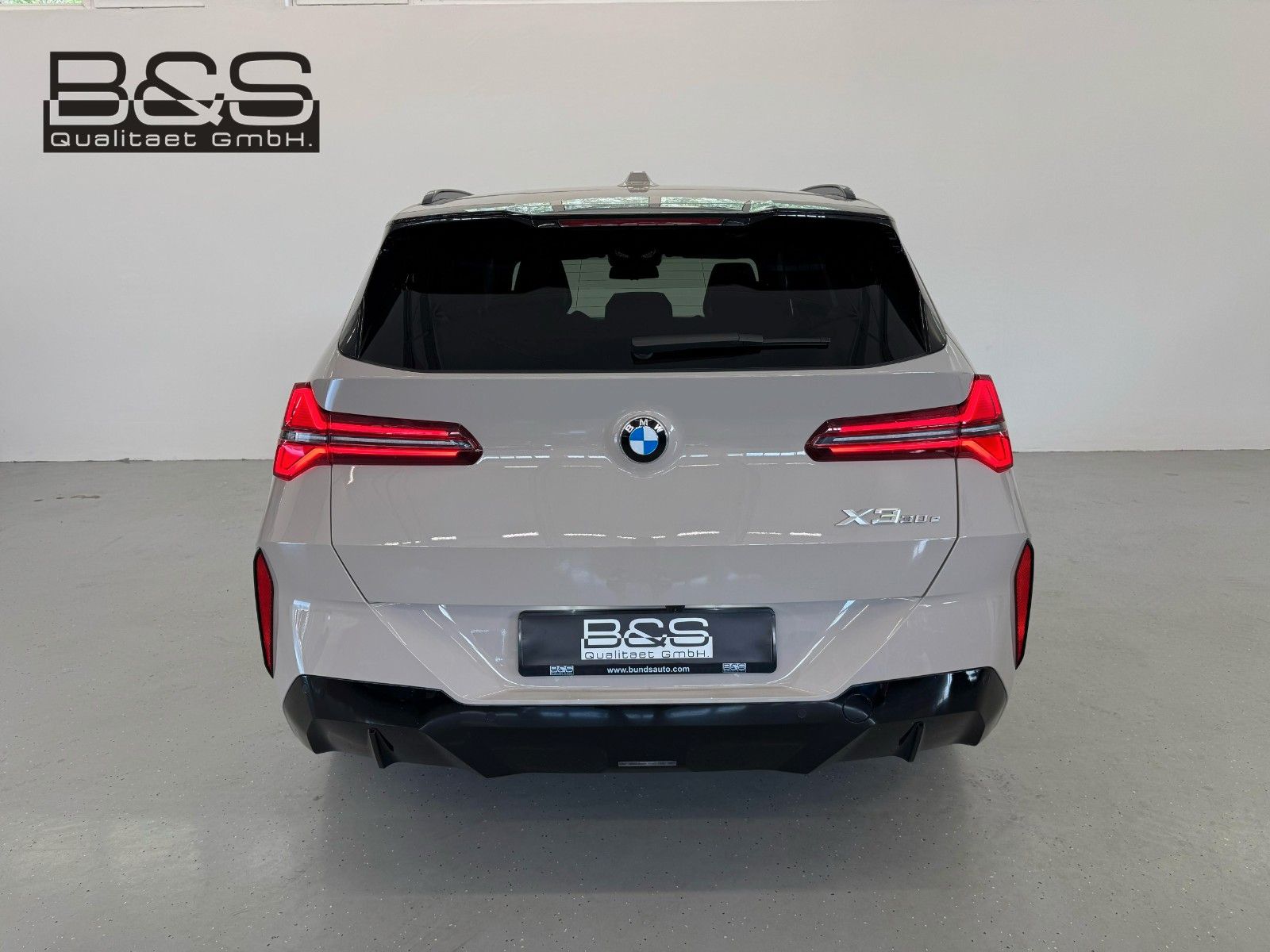 Fahrzeugabbildung BMW X3 30e xDrive MSport ACC,HUD,PANO,HARMAN,Usw