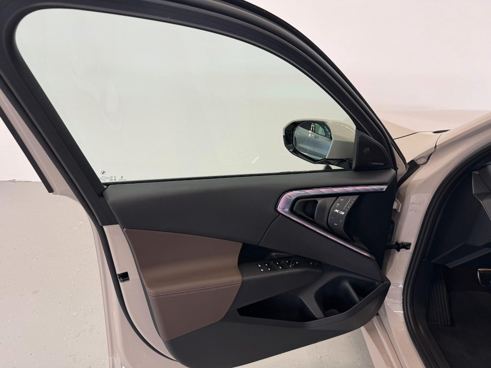 Fahrzeugabbildung BMW X3 30e xDrive MSport ACC,HUD,PANO,HARMAN,Usw
