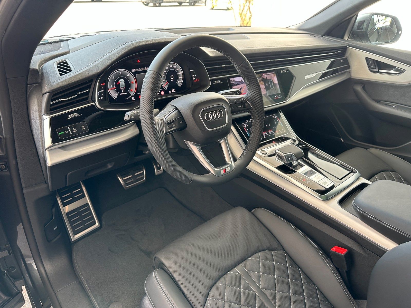 Fahrzeugabbildung Audi Q8 50 TDI quattro ACC,HUD,PANO,B&O,LUFT,AHK,22"