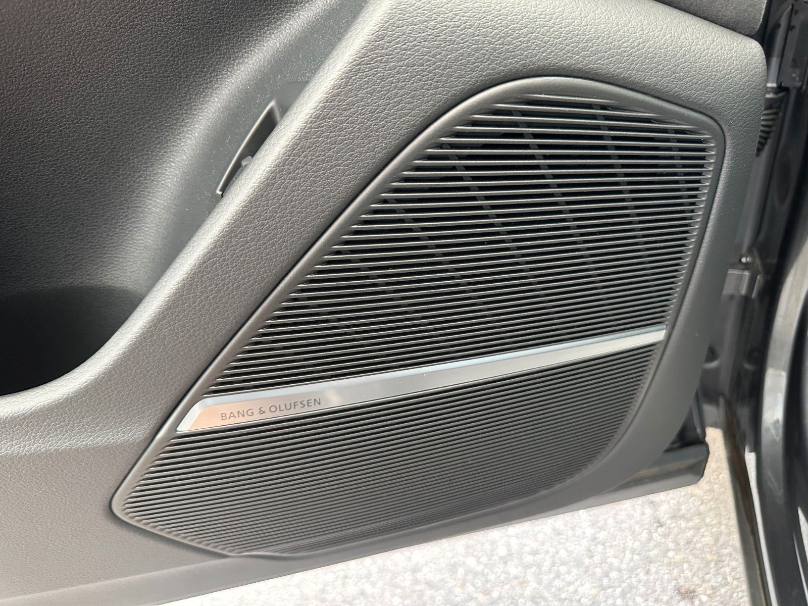 Fahrzeugabbildung Audi Q8 50 TDI quattro ACC,HUD,PANO,B&O,LUFT,AHK,22"