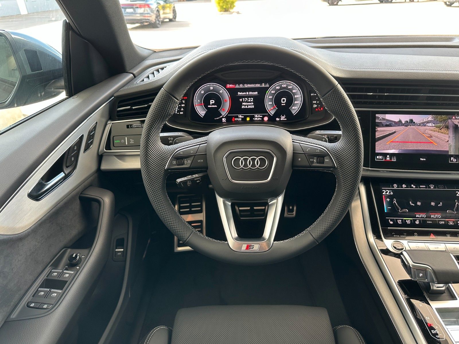 Fahrzeugabbildung Audi Q8 50 TDI quattro ACC,HUD,PANO,B&O,LUFT,AHK,22"