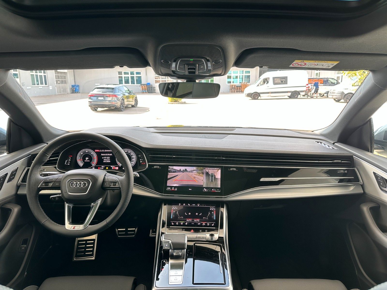 Fahrzeugabbildung Audi Q8 50 TDI quattro ACC,HUD,PANO,B&O,LUFT,AHK,22"
