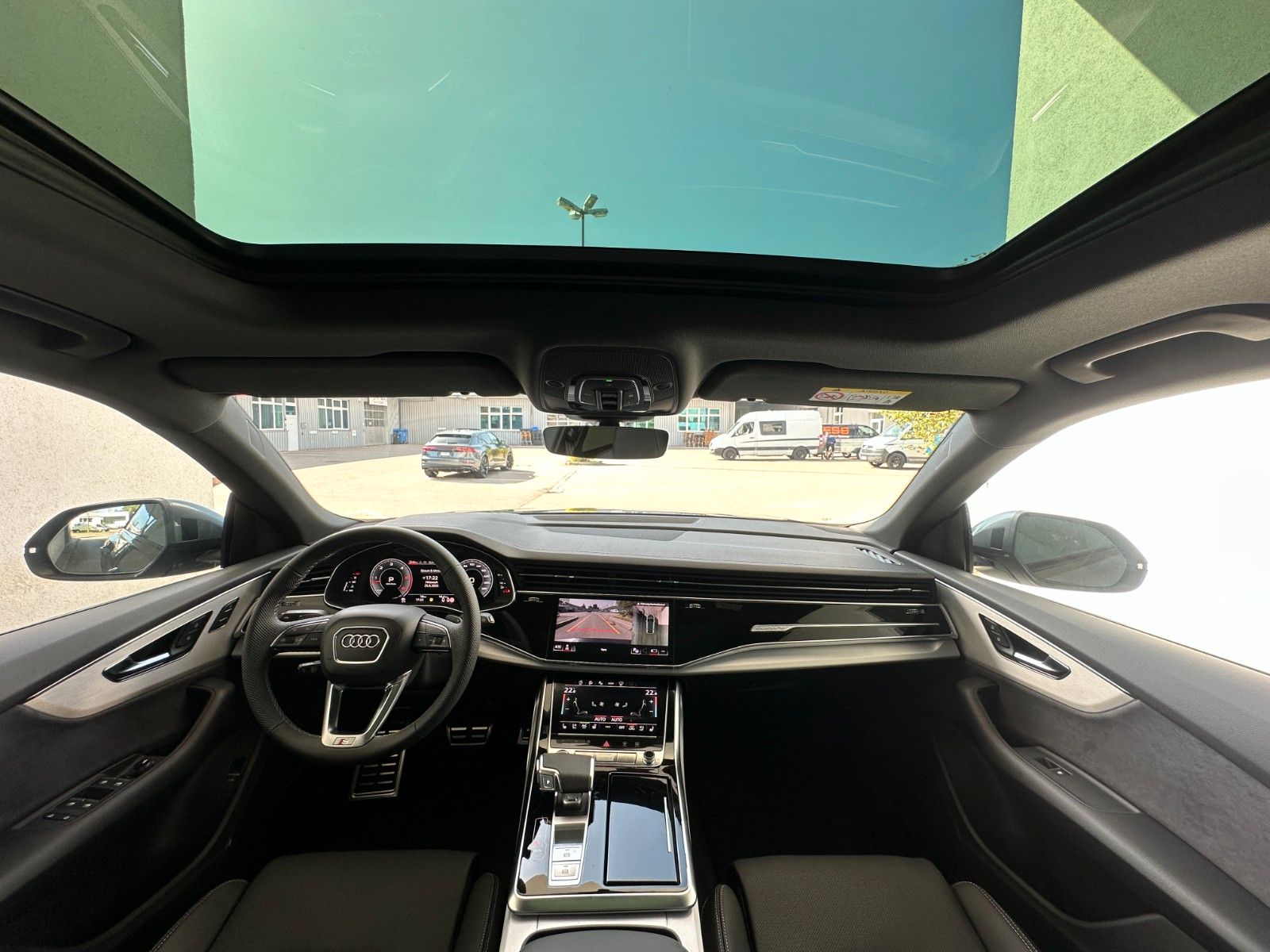 Fahrzeugabbildung Audi Q8 50 TDI quattro ACC,HUD,PANO,B&O,LUFT,AHK,22"
