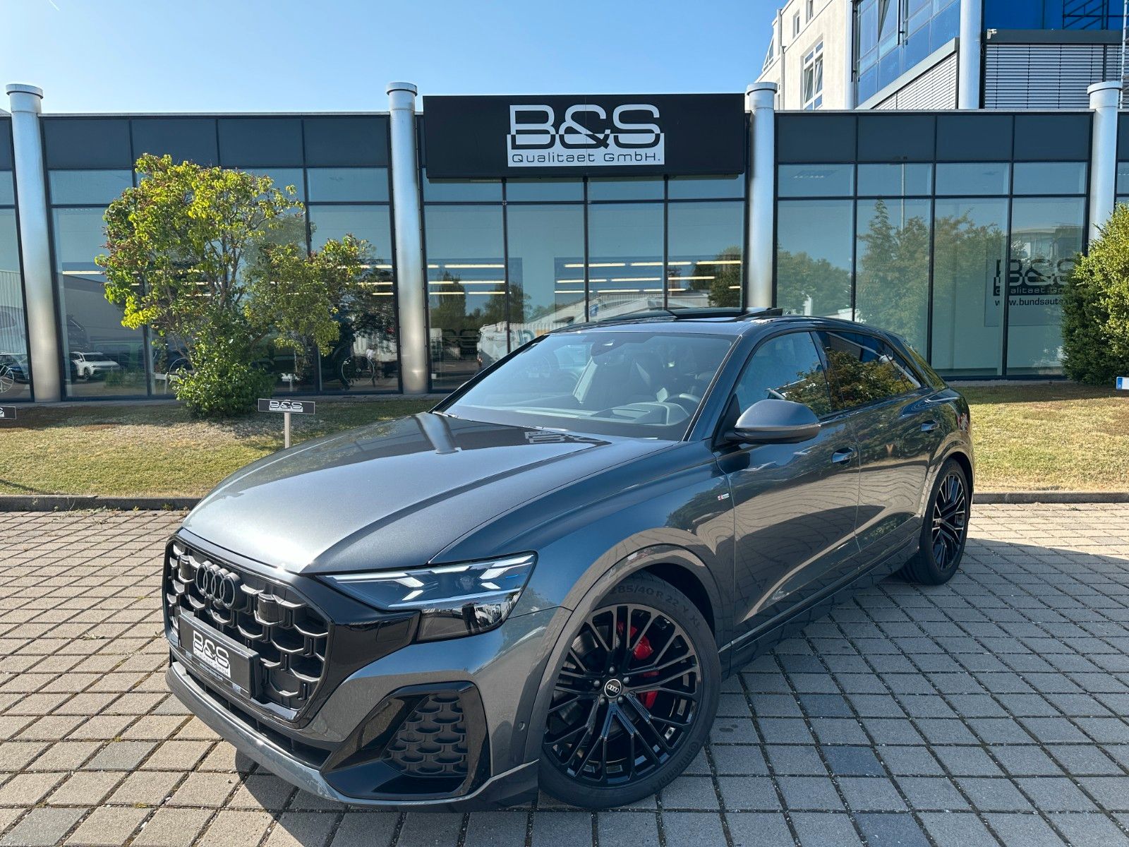 Fahrzeugabbildung Audi Q8 50 TDI quattro ACC,HUD,PANO,B&O,LUFT,AHK,22"