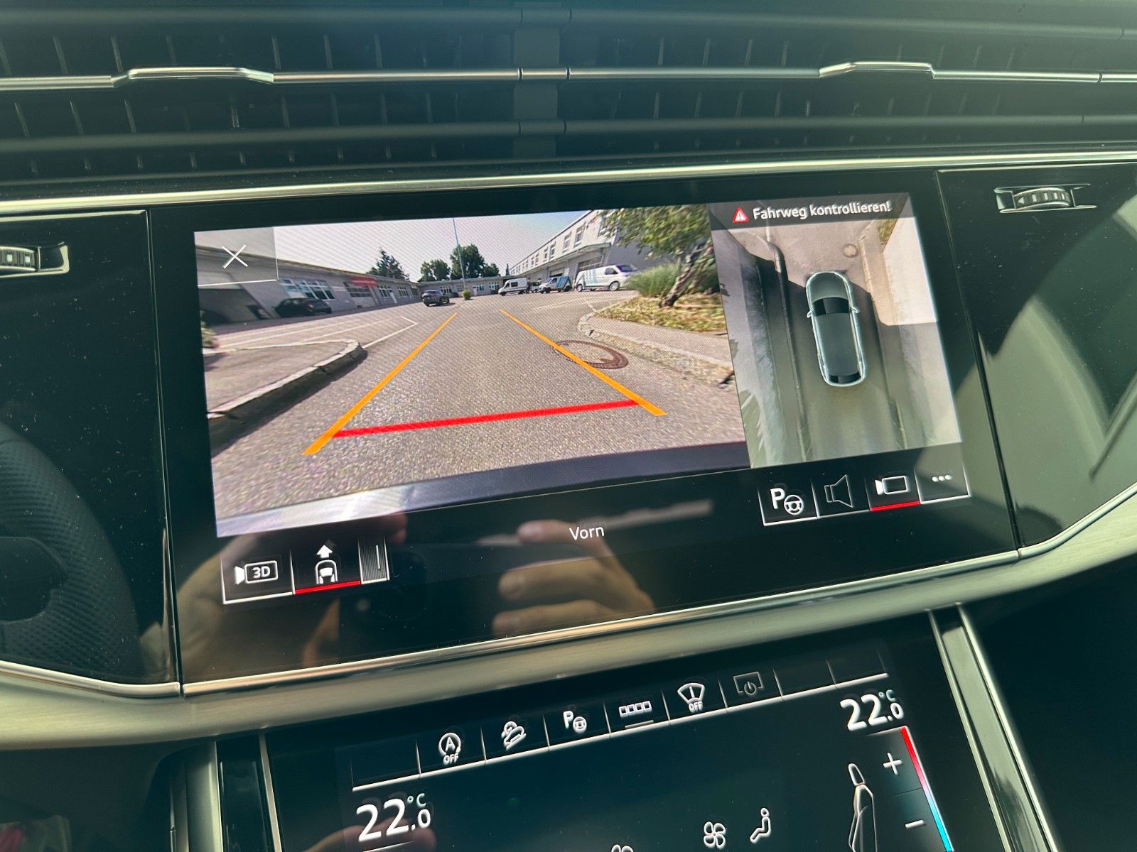 Fahrzeugabbildung Audi Q8 50 TDI quattro ACC,HUD,PANO,B&O,LUFT,AHK,22"