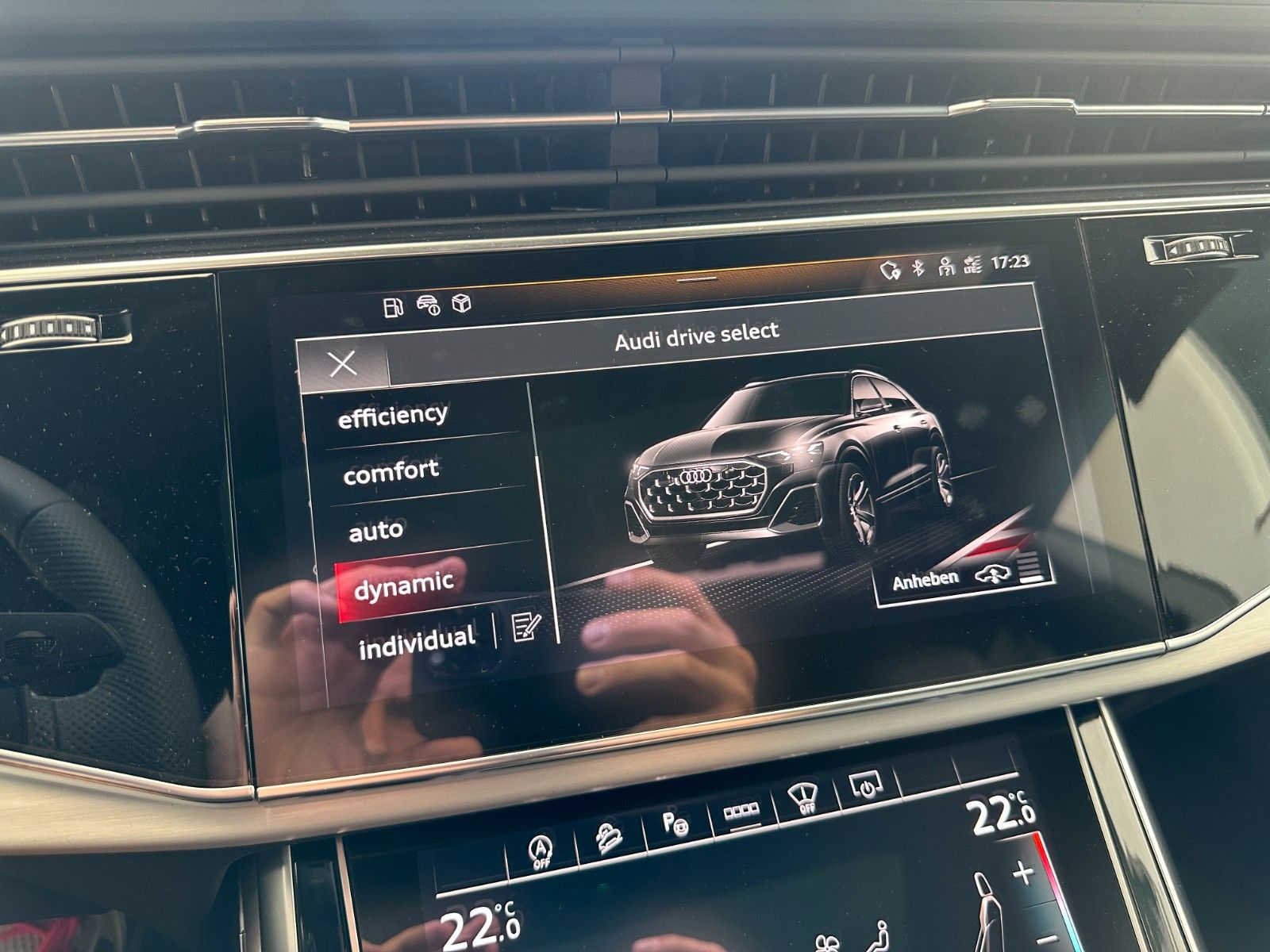 Fahrzeugabbildung Audi Q8 50 TDI quattro ACC,HUD,PANO,B&O,LUFT,AHK,22"