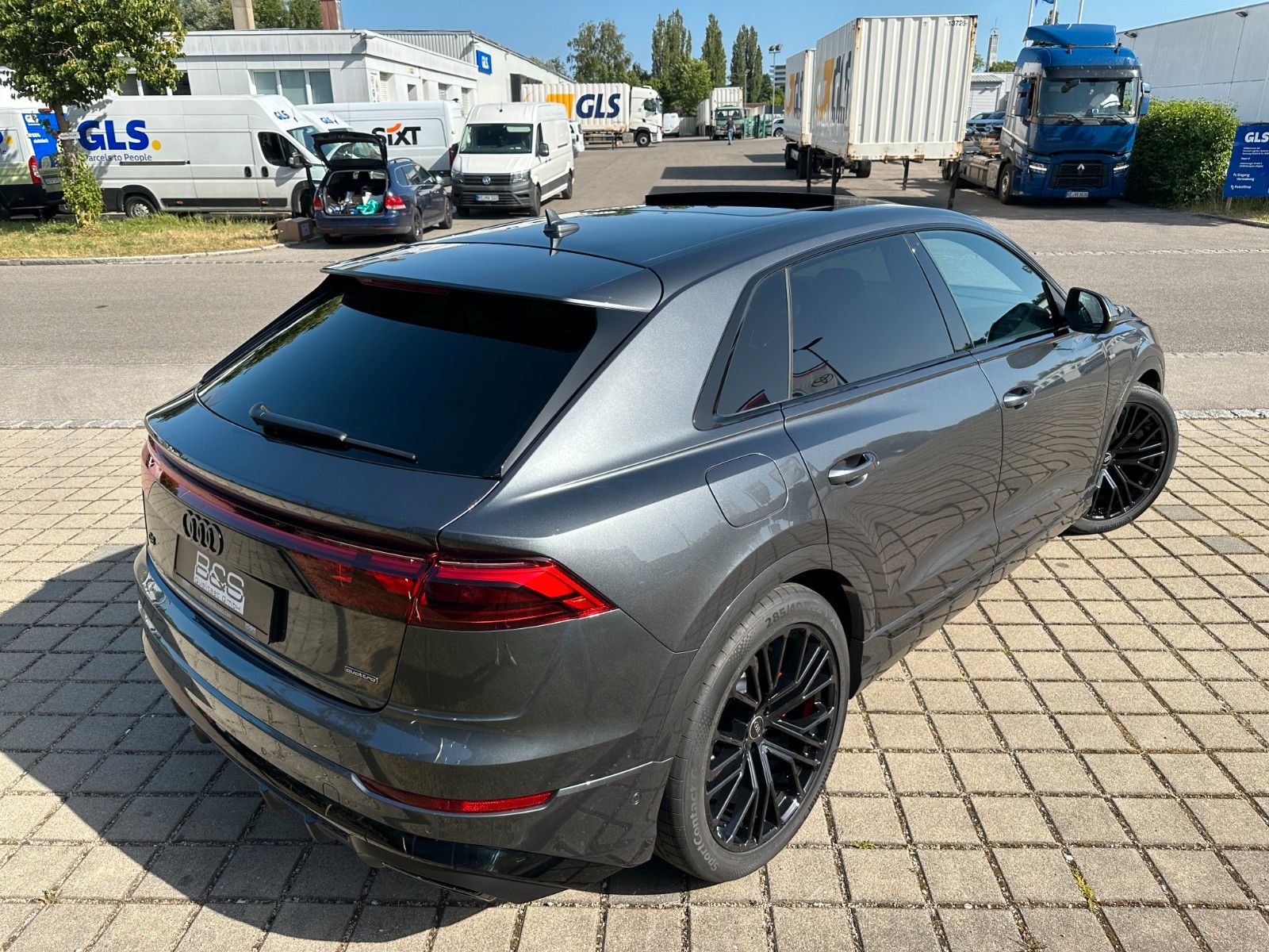 Fahrzeugabbildung Audi Q8 50 TDI quattro ACC,HUD,PANO,B&O,LUFT,AHK,22"