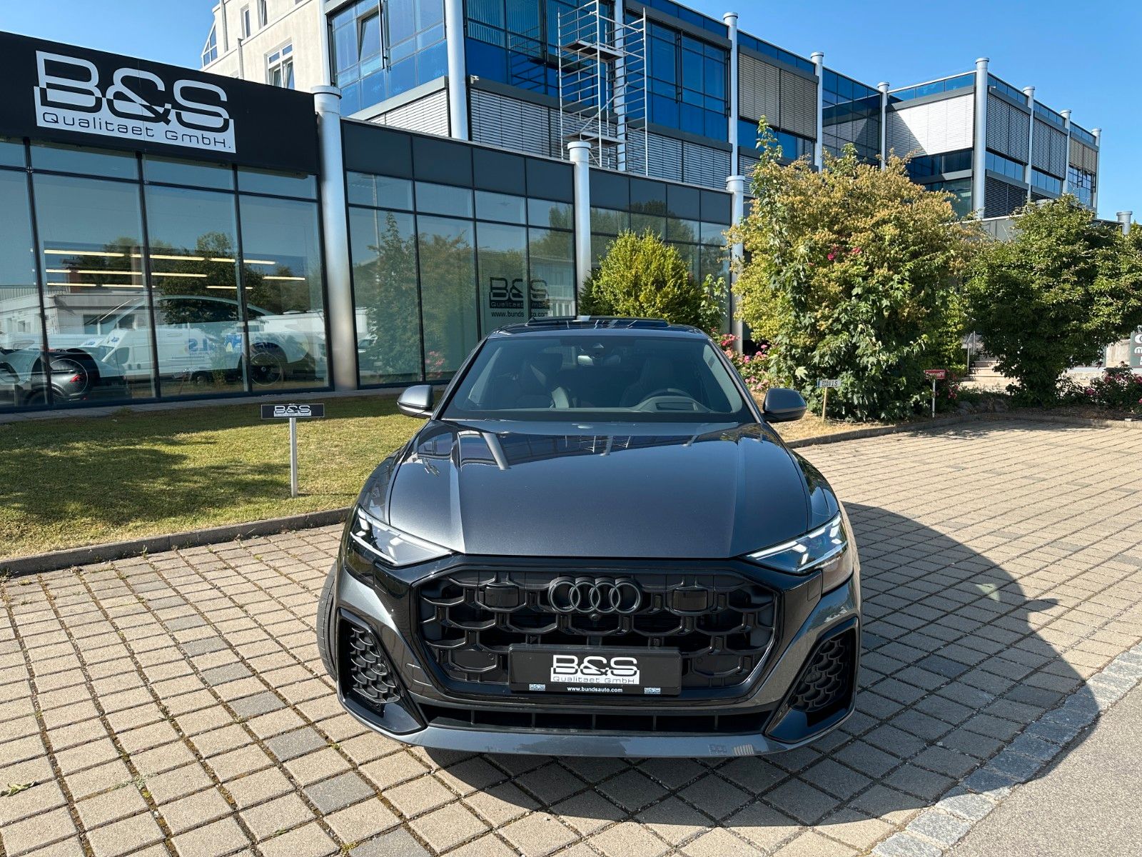 Fahrzeugabbildung Audi Q8 50 TDI quattro ACC,HUD,PANO,B&O,LUFT,AHK,22"