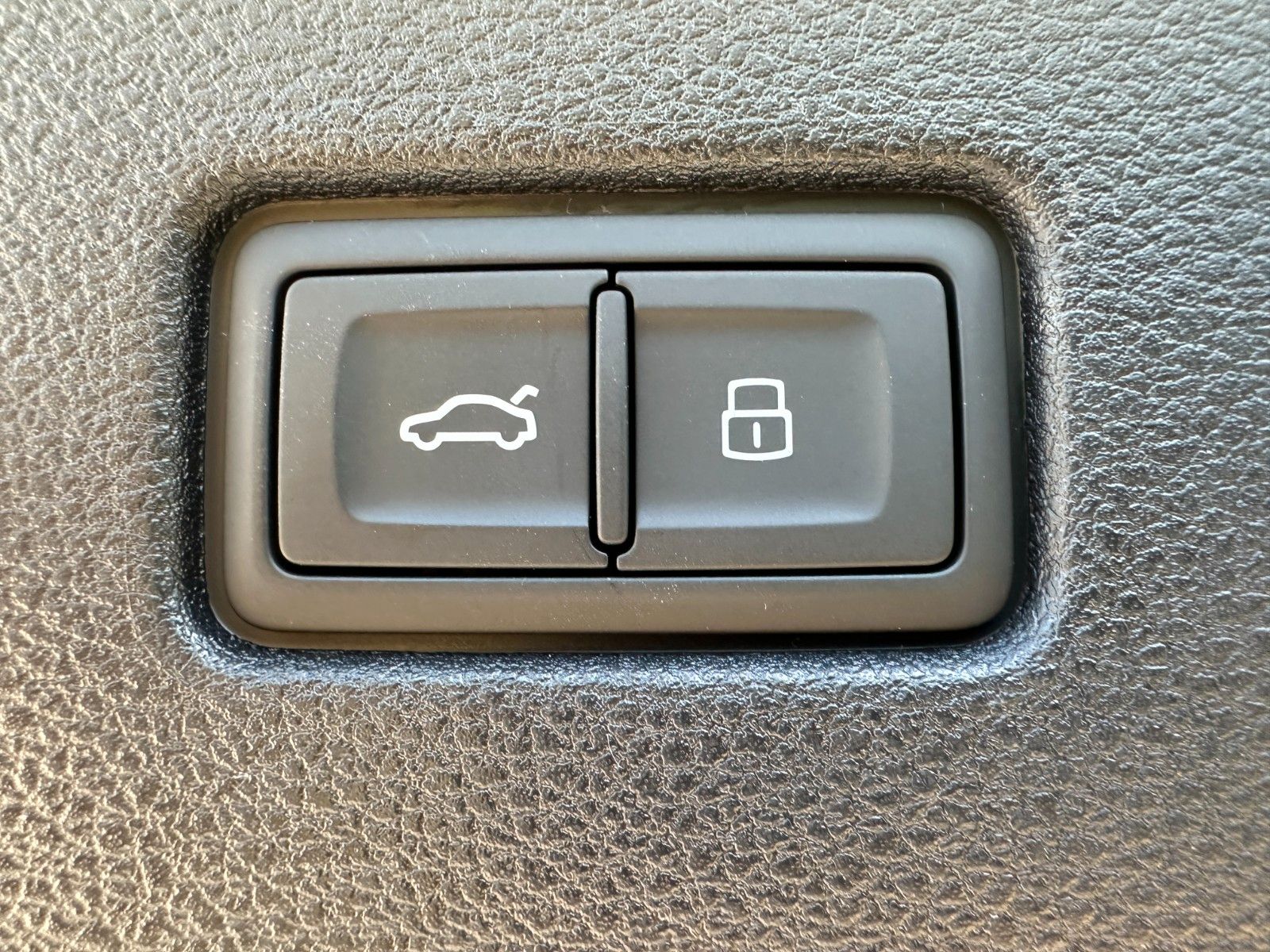 Fahrzeugabbildung Audi Q8 50 TDI quattro ACC,HUD,PANO,B&O,LUFT,MATRIX..