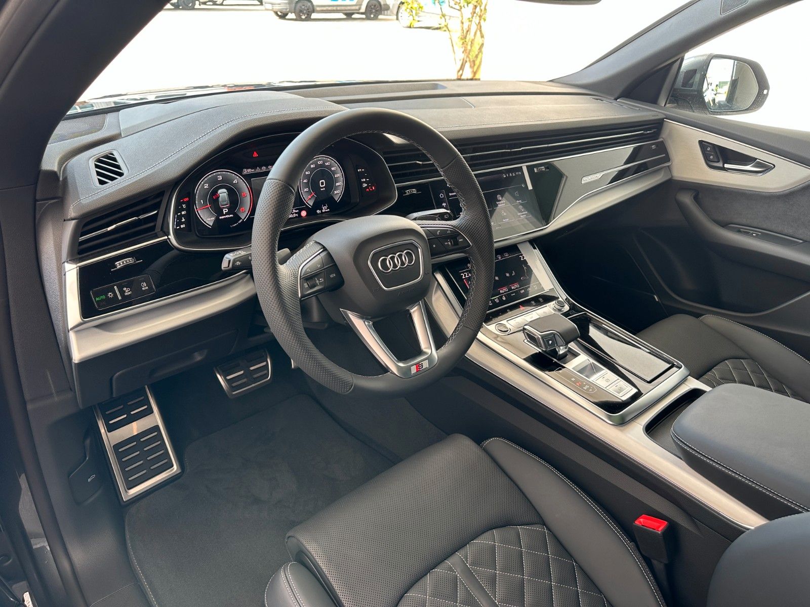 Fahrzeugabbildung Audi Q8 50 TDI quattro ACC,HUD,PANO,B&O,LUFT,MATRIX..