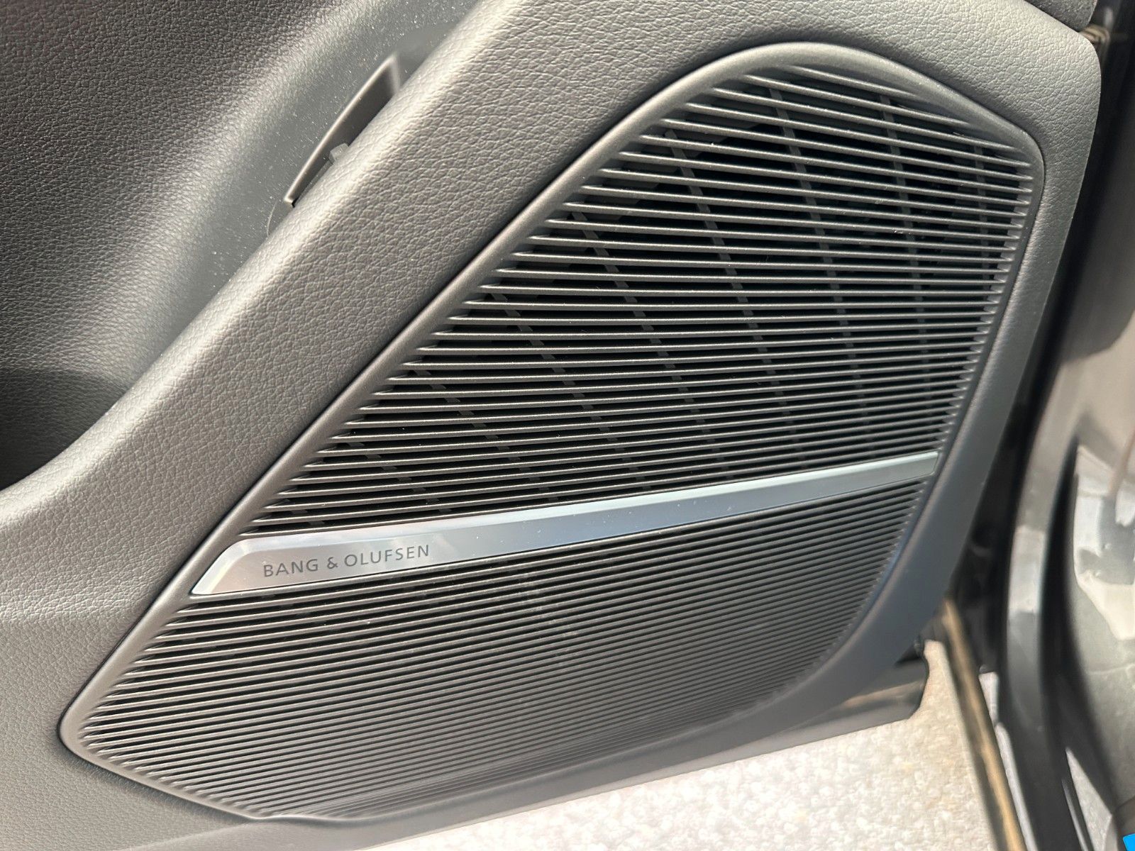 Fahrzeugabbildung Audi Q8 50 TDI quattro ACC,HUD,PANO,B&O,LUFT,MATRIX..