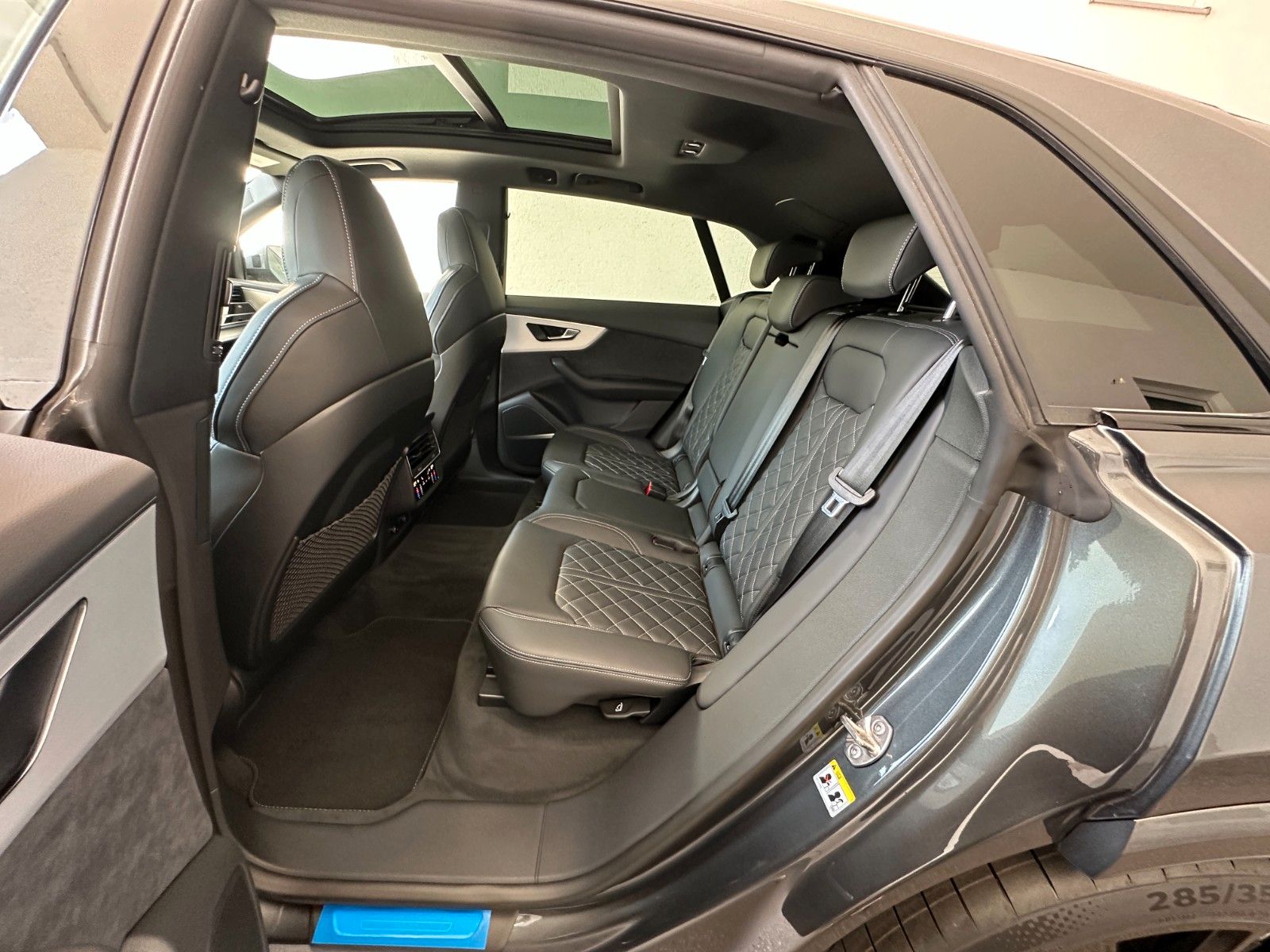Fahrzeugabbildung Audi Q8 50 TDI quattro ACC,HUD,PANO,B&O,LUFT,MATRIX..