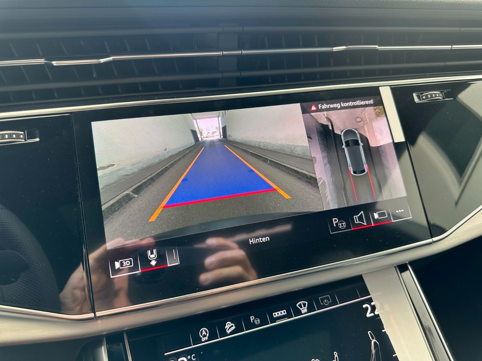 Fahrzeugabbildung Audi Q8 50 TDI quattro ACC,HUD,PANO,B&O,LUFT,MATRIX..