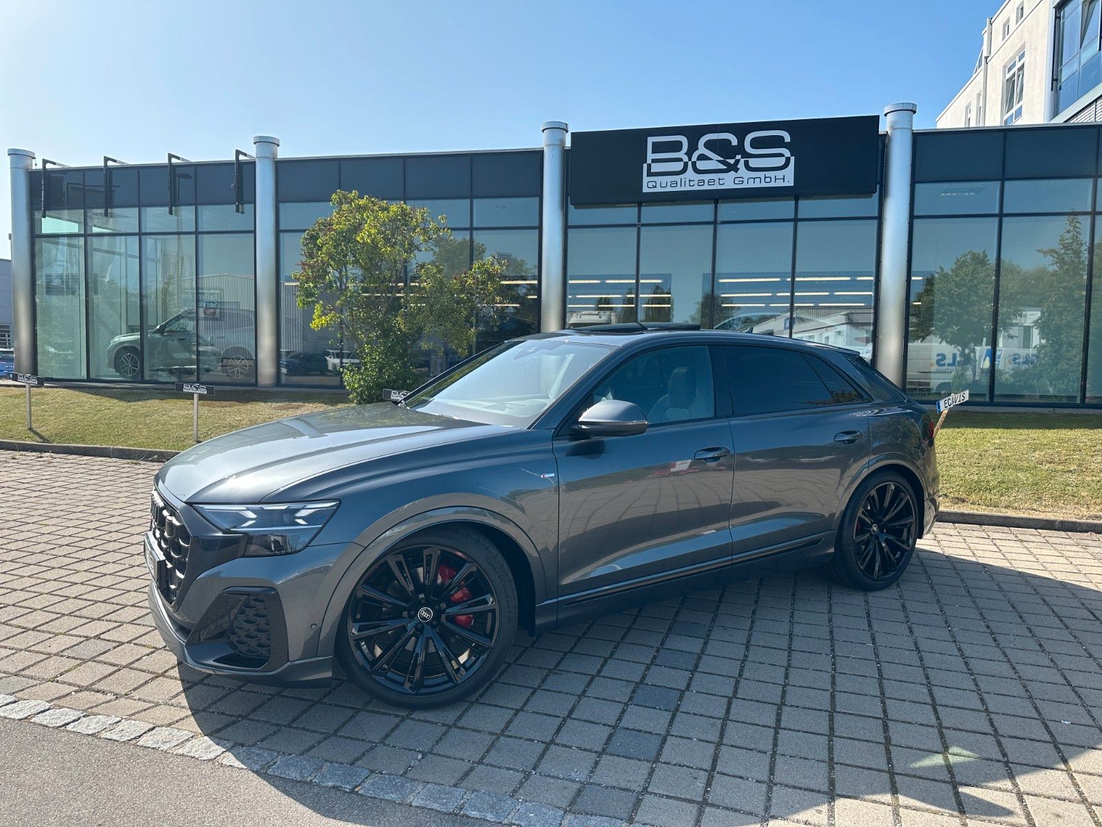 Fahrzeugabbildung Audi Q8 50 TDI quattro ACC,HUD,PANO,B&O,LUFT,MATRIX..