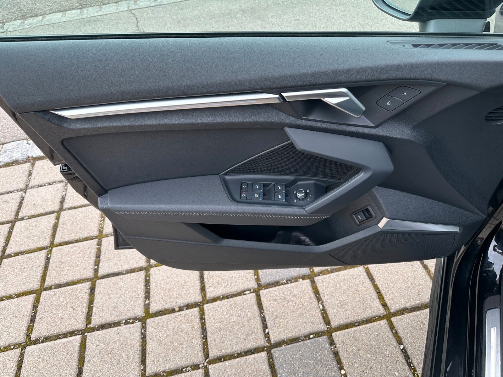 Fahrzeugabbildung Audi S3 Lim. 2.0 TFSI quattro ACC,HUD,PANO,B&O,MATRIX