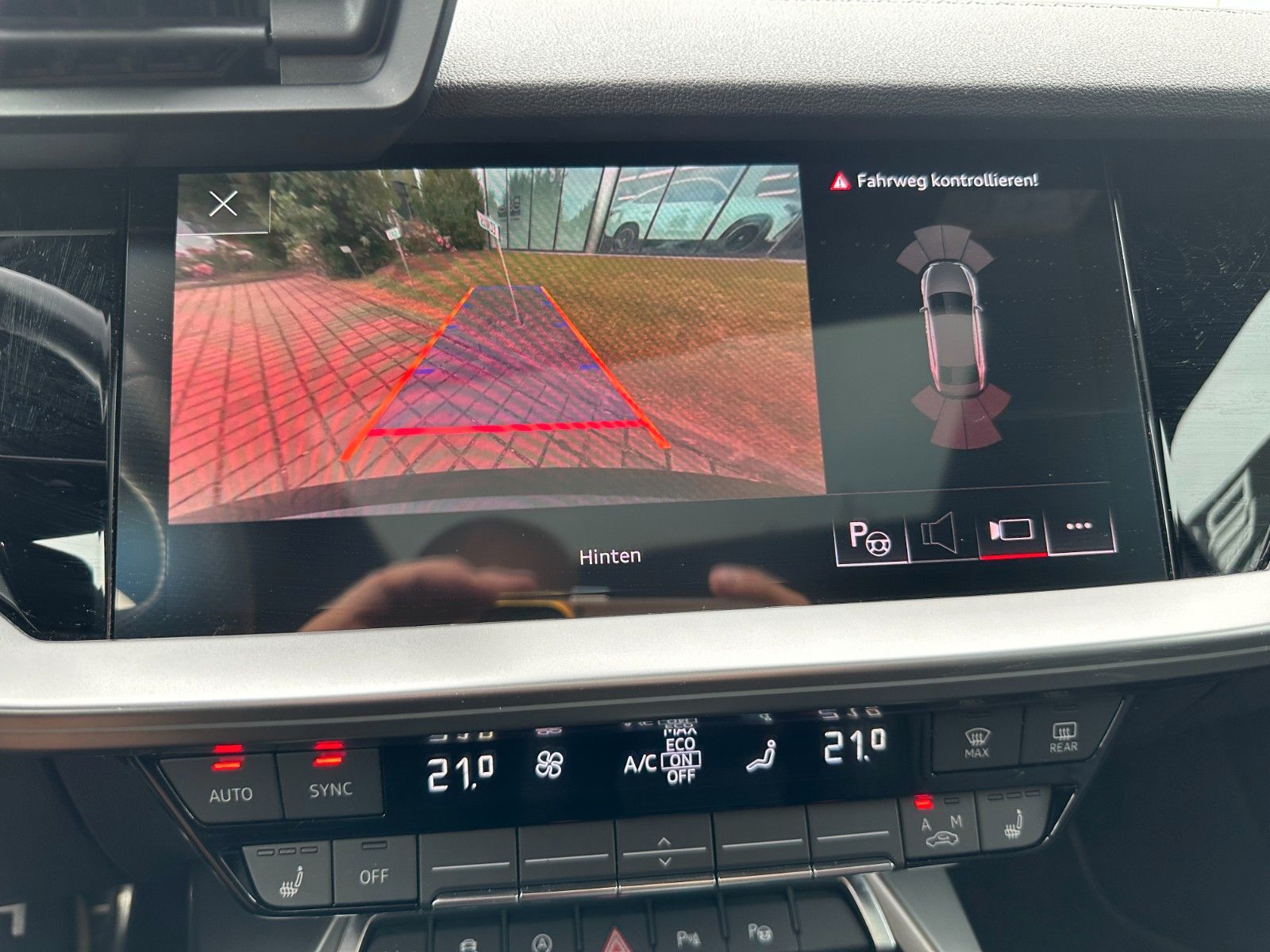 Fahrzeugabbildung Audi S3 Lim. 2.0 TFSI quattro ACC,HUD,PANO,B&O,MATRIX