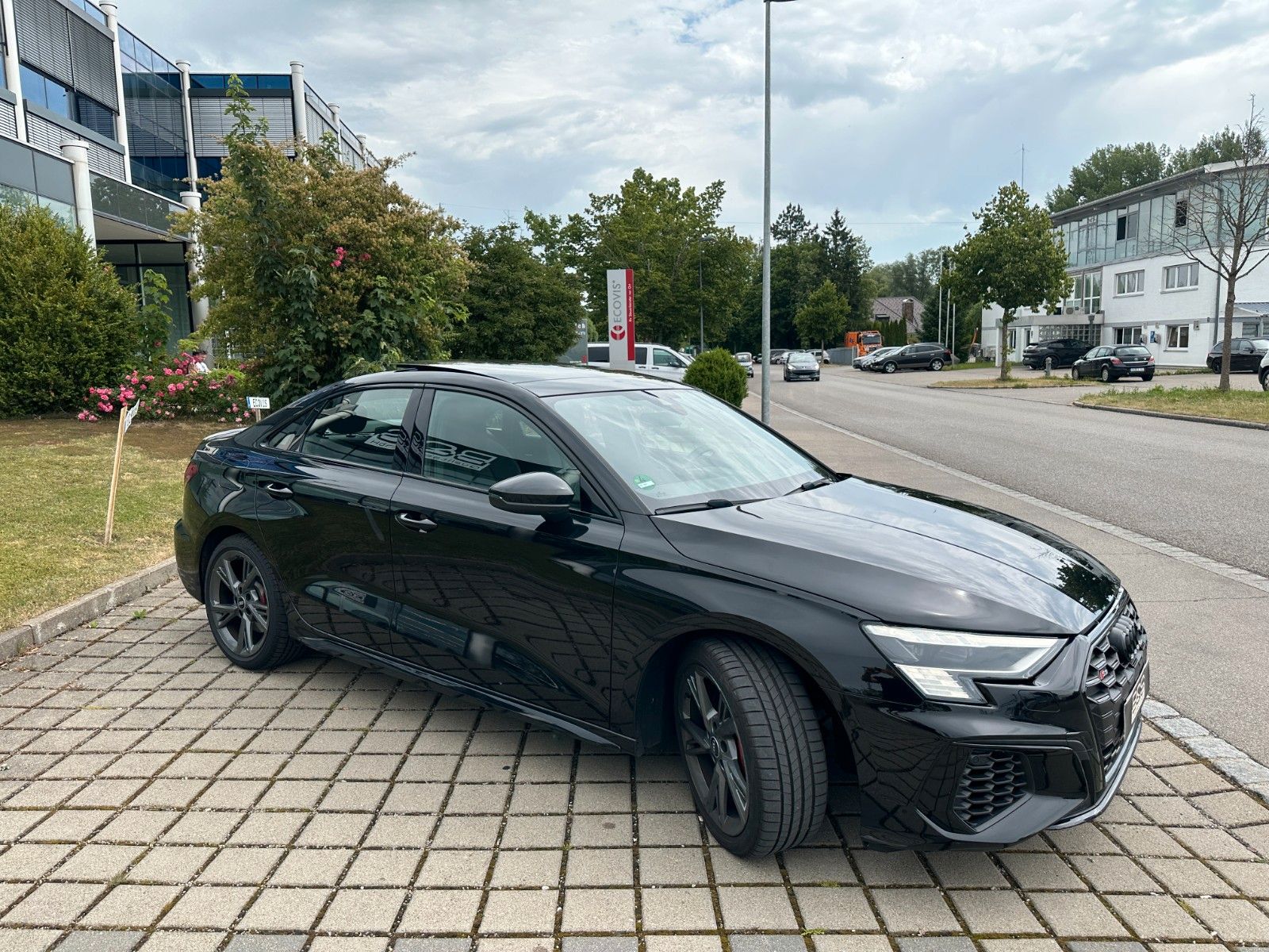 Fahrzeugabbildung Audi S3 Lim. 2.0 TFSI quattro ACC,HUD,PANO,B&O,MATRIX