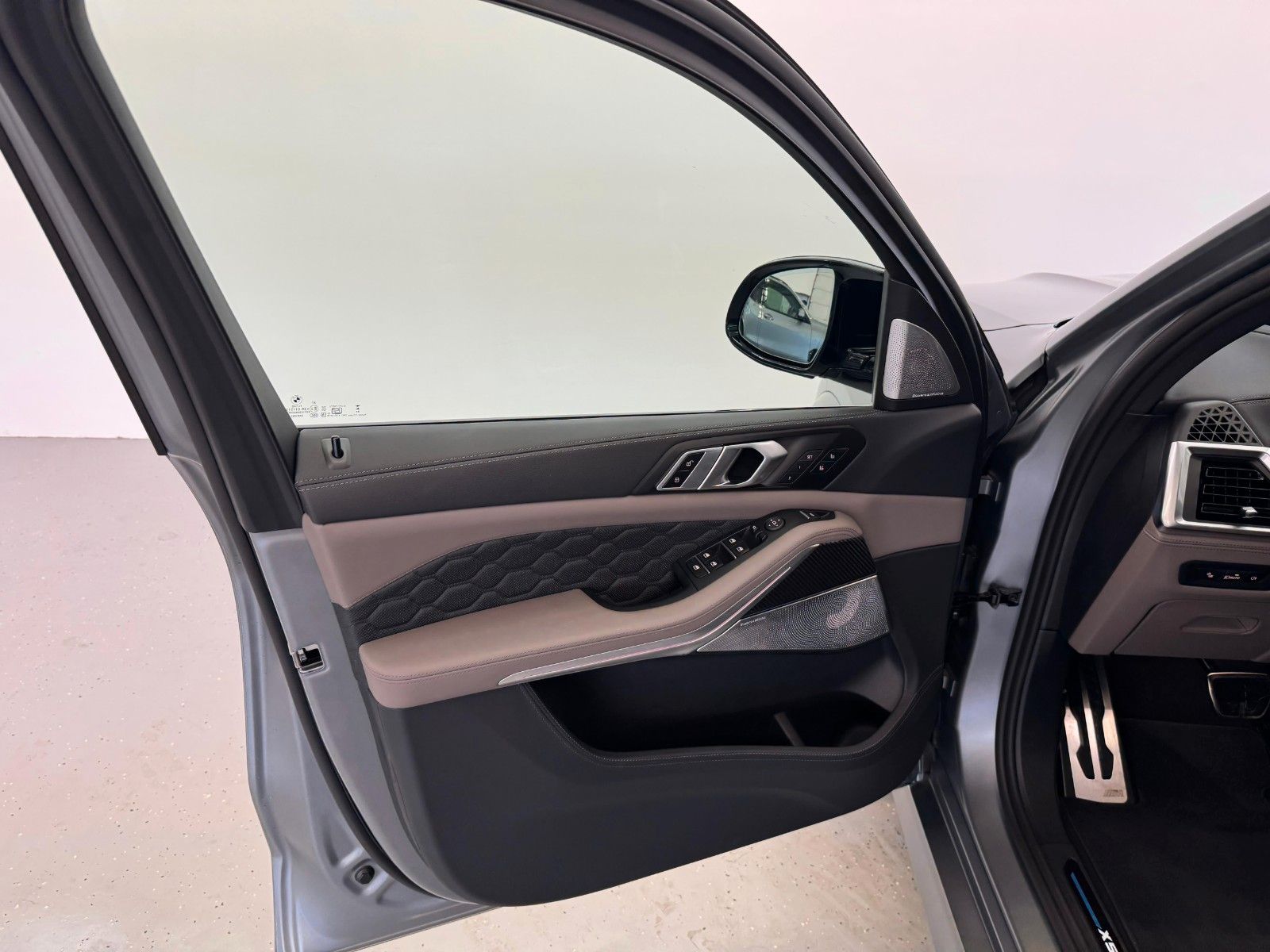 Fahrzeugabbildung BMW X5 M Competition ACC,HUD,SKYL,B&W,SOFTCL,MASSAGE