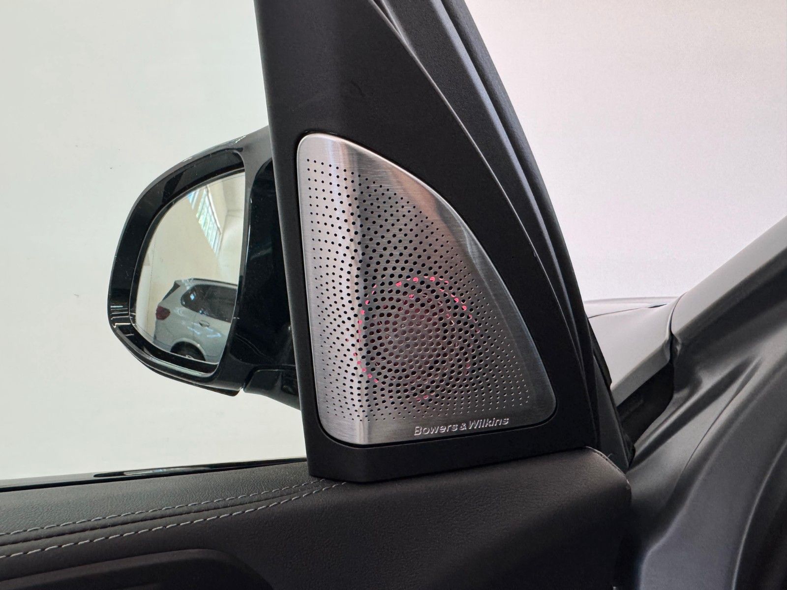Fahrzeugabbildung BMW X5 M Competition ACC,HUD,SKYL,B&W,SOFTCL,MASSAGE