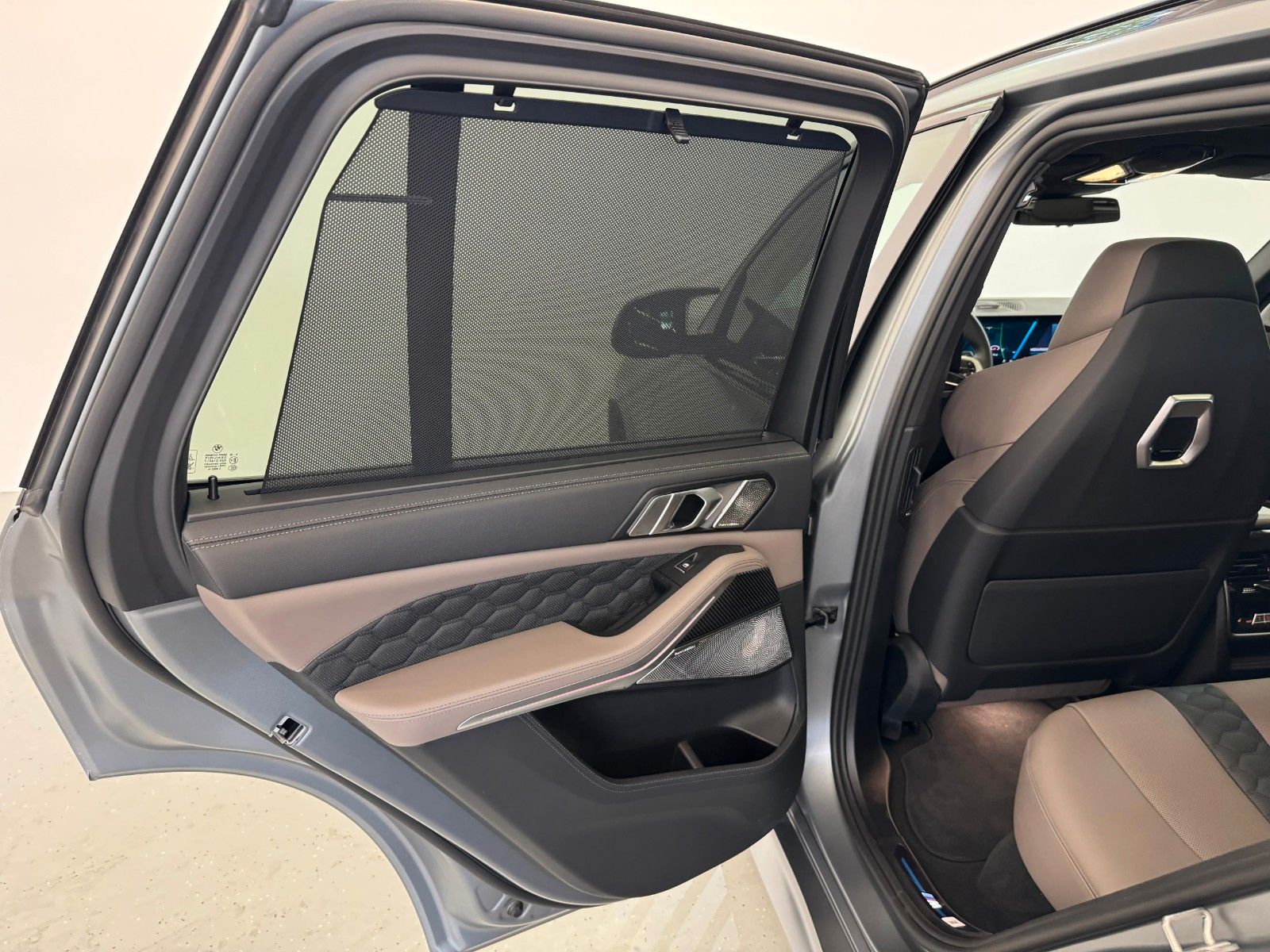 Fahrzeugabbildung BMW X5 M Competition ACC,HUD,SKYL,B&W,SOFTCL,MASSAGE