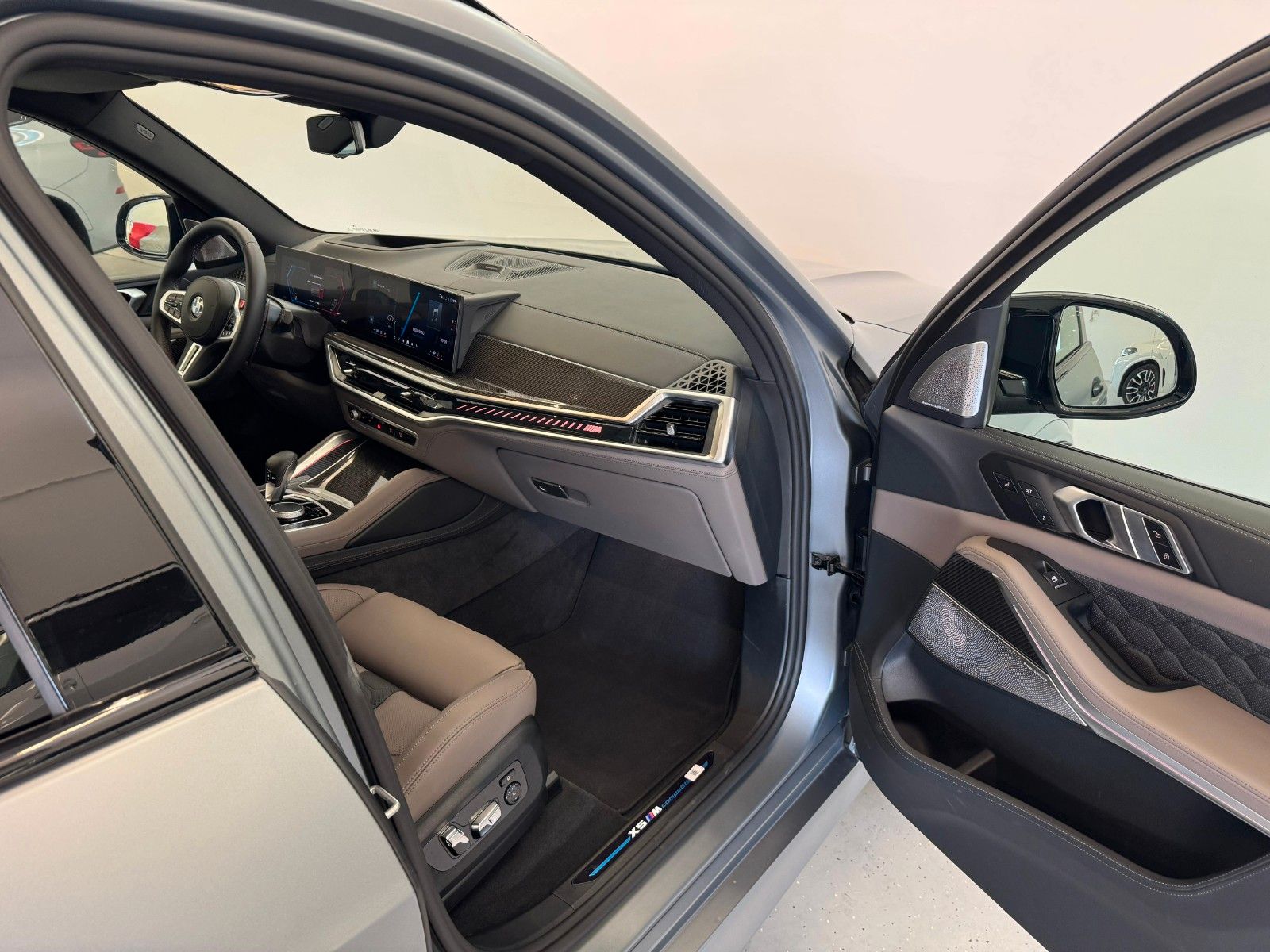 Fahrzeugabbildung BMW X5 M Competition ACC,HUD,SKYL,B&W,SOFTCL,MASSAGE