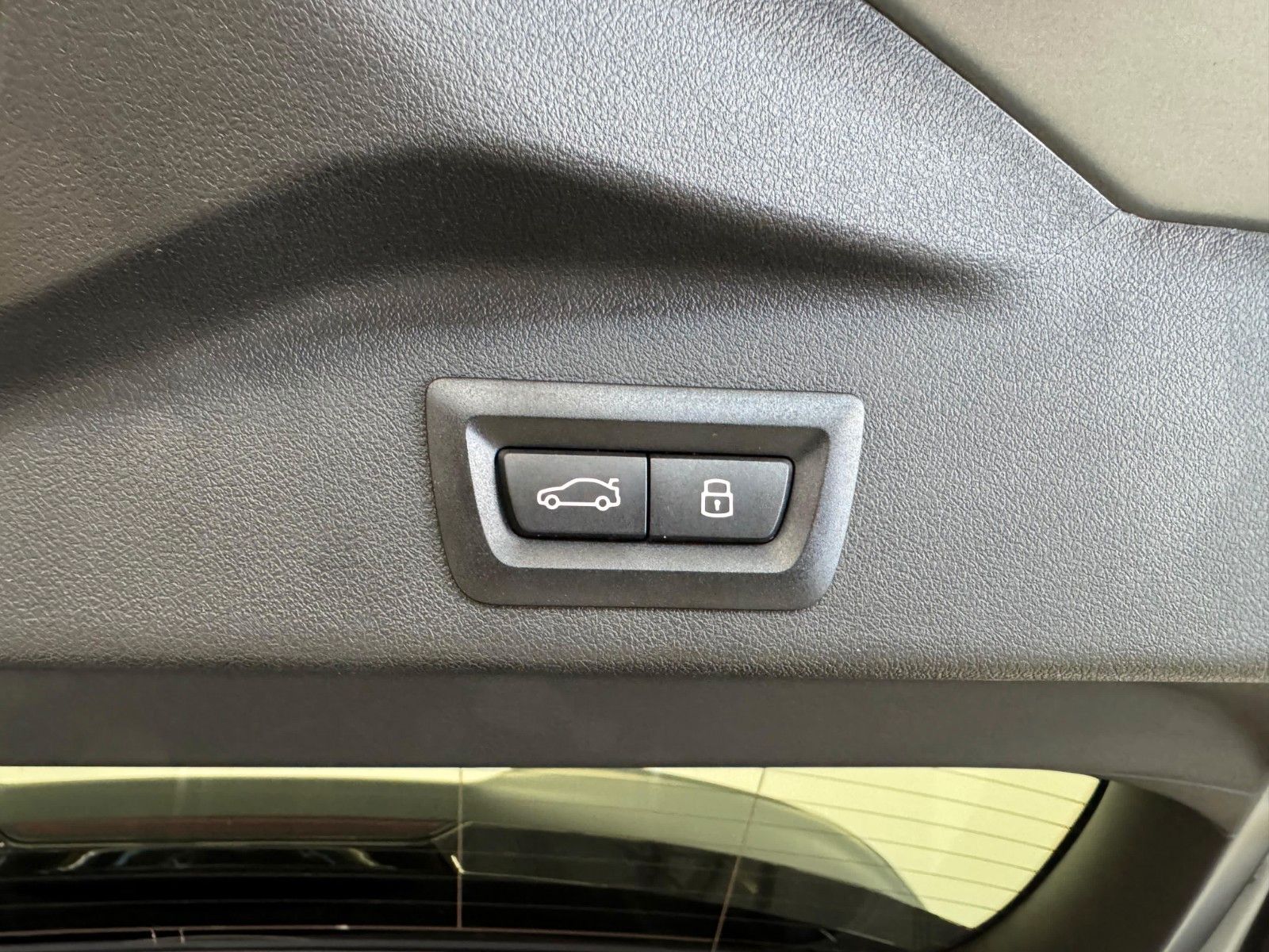 Fahrzeugabbildung BMW X5 M Competition ACC,HUD,SKYL,B&W,SOFTCL,MASSAGE