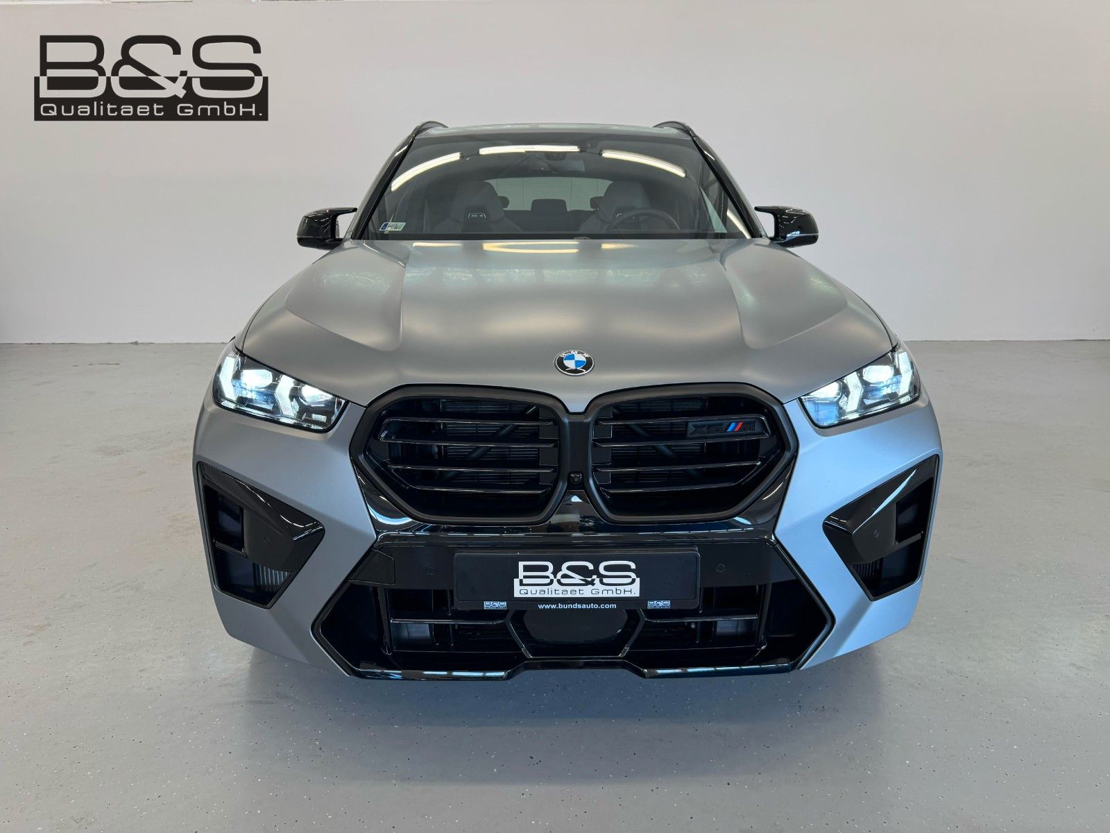 Fahrzeugabbildung BMW X5 M Competition ACC,HUD,SKYL,B&W,SOFTCL,MASSAGE