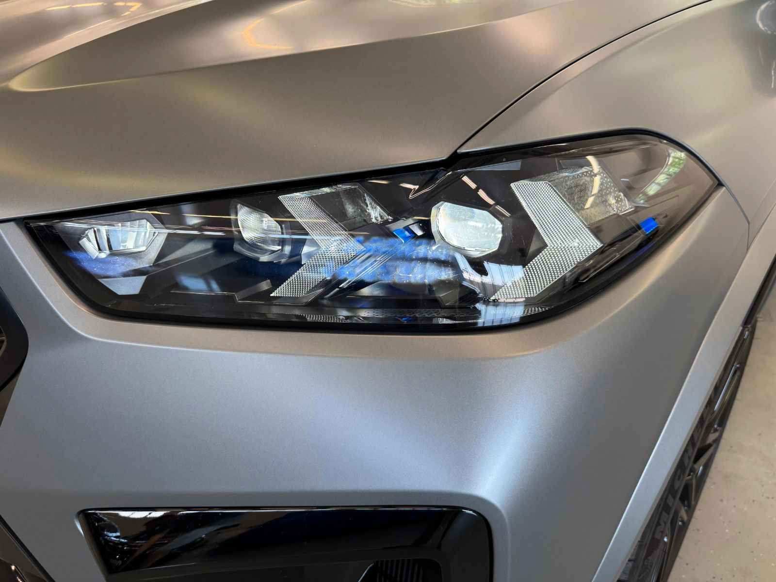 Fahrzeugabbildung BMW X5 M Competition ACC,HUD,SKYL,B&W,SOFTCL,MASSAGE
