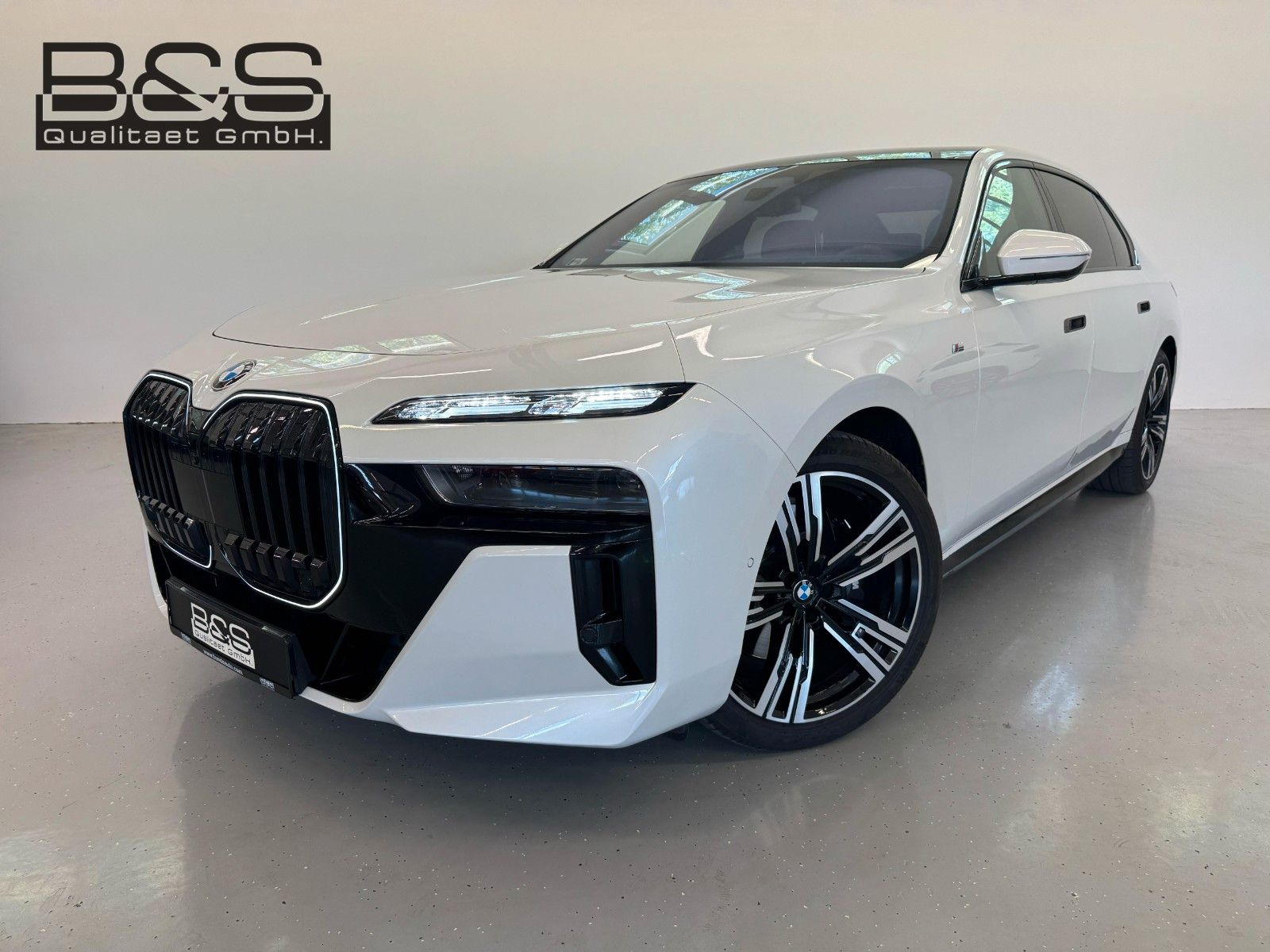 BMW 740d xDrive MSport ACC,HUD,SKYL,B&W,SOFTCL,LUFT.