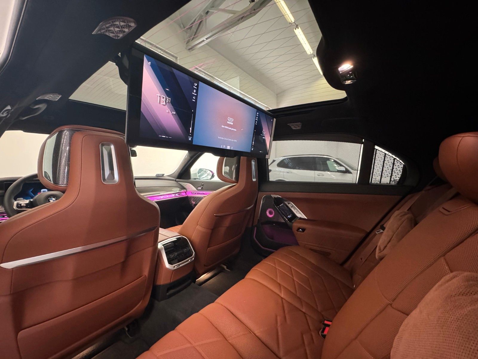 Fahrzeugabbildung BMW 740d xDriveMSport ACC,HUD,SKYL,B&W,SOFTC,LUFT,TV
