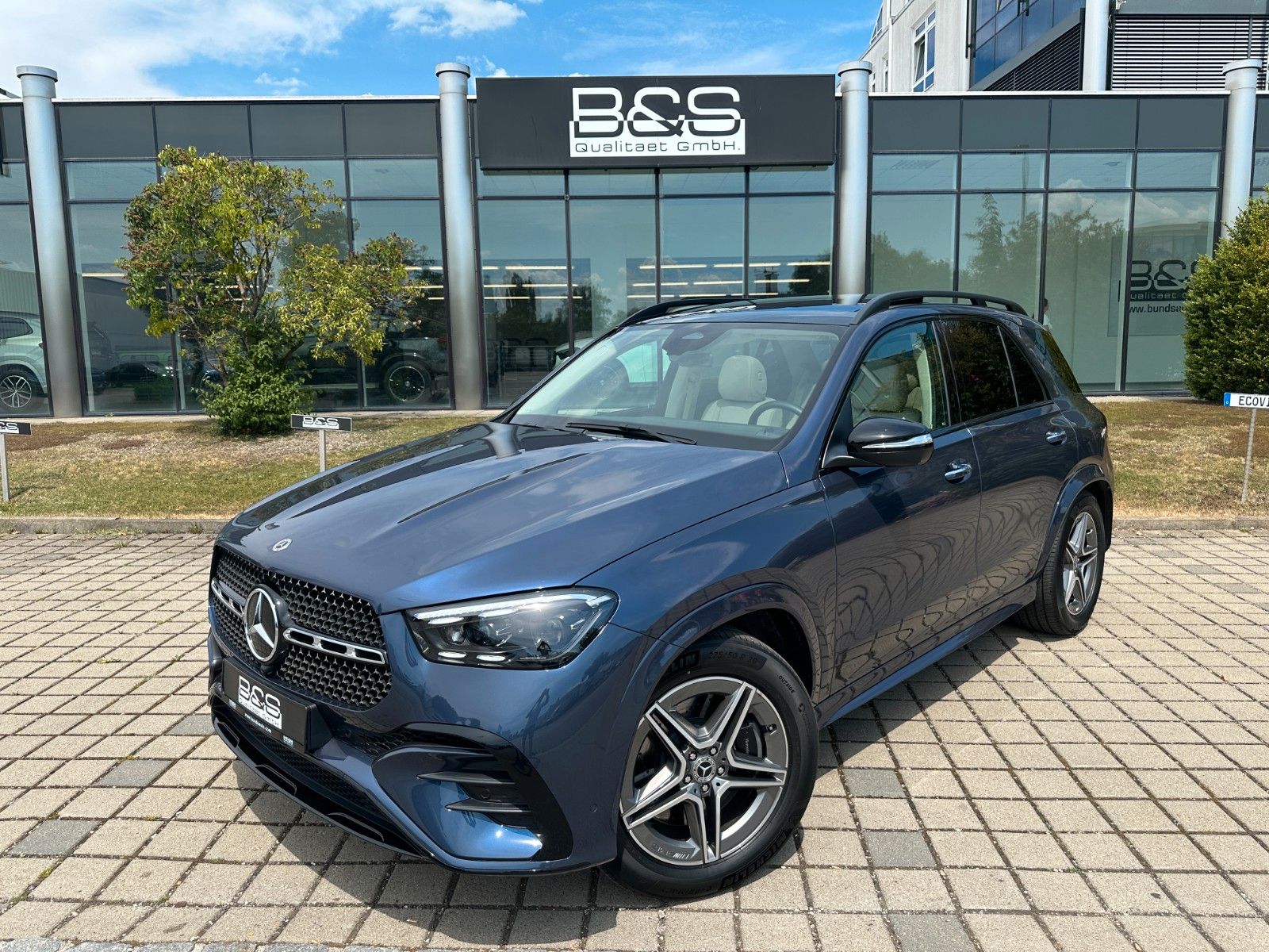 Fahrzeugabbildung Mercedes-Benz GLE 450 d 4Matic AMG PANO,BURM,LUFT,360,Usw