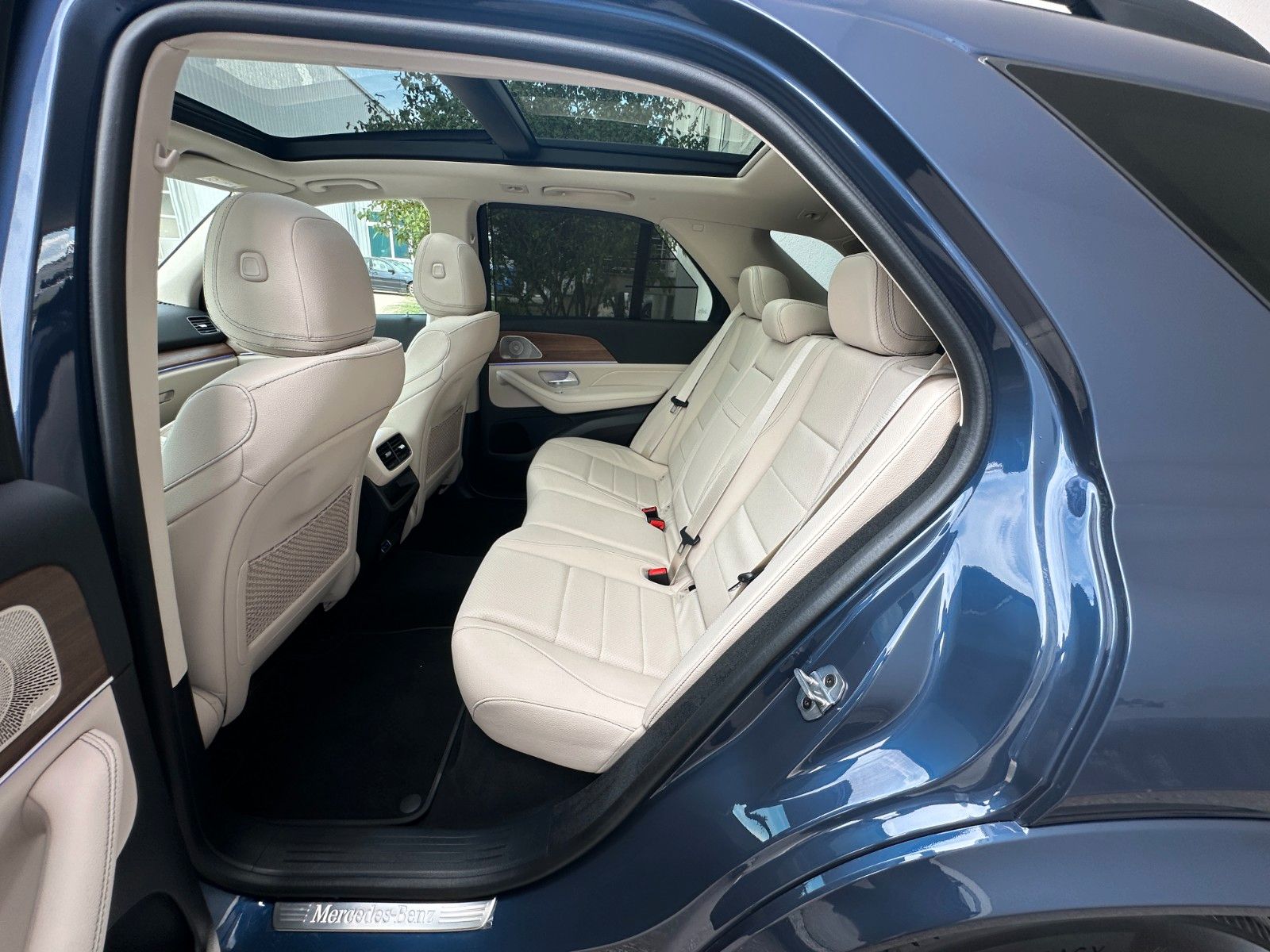 Fahrzeugabbildung Mercedes-Benz GLE 450 d 4Matic AMG PANO,BURM,LUFT,360,Usw