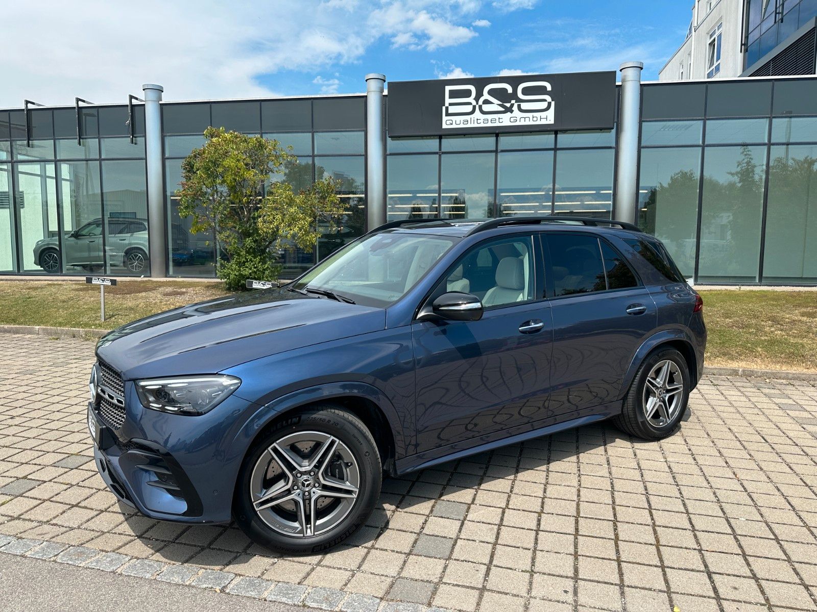 Fahrzeugabbildung Mercedes-Benz GLE 450 d 4Matic AMG PANO,BURM,LUFT,360,Usw