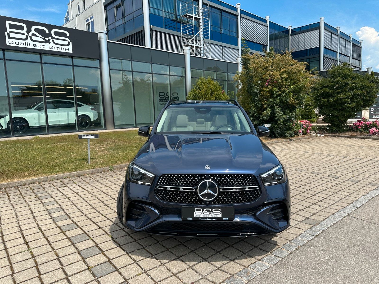 Fahrzeugabbildung Mercedes-Benz GLE 450 d 4Matic AMG PANO,BURM,LUFT,360,Usw