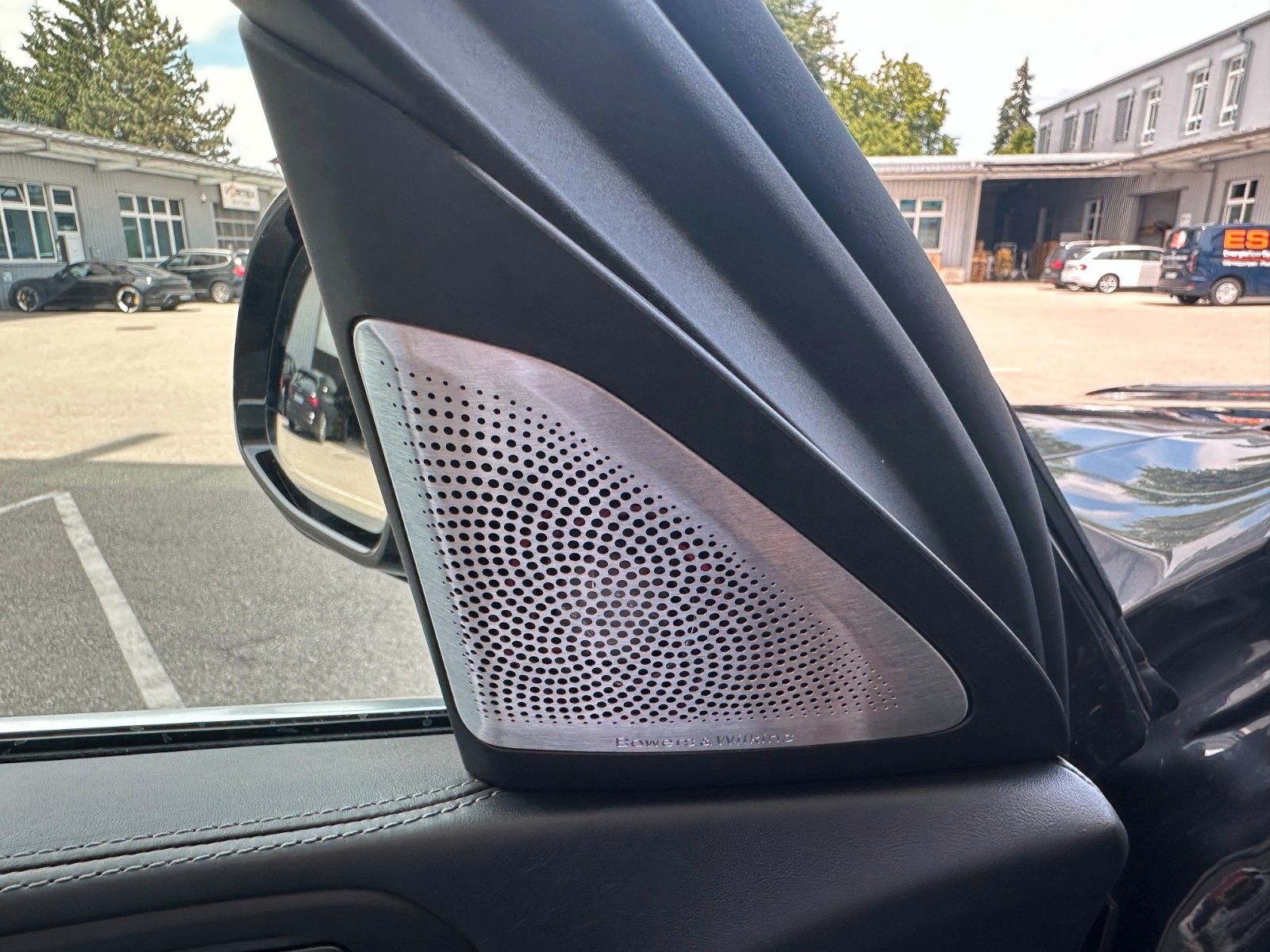 Fahrzeugabbildung BMW X6 M50d,ACC,HUD,SKYL,LASER,B&W,AHK,22",SOFTCL
